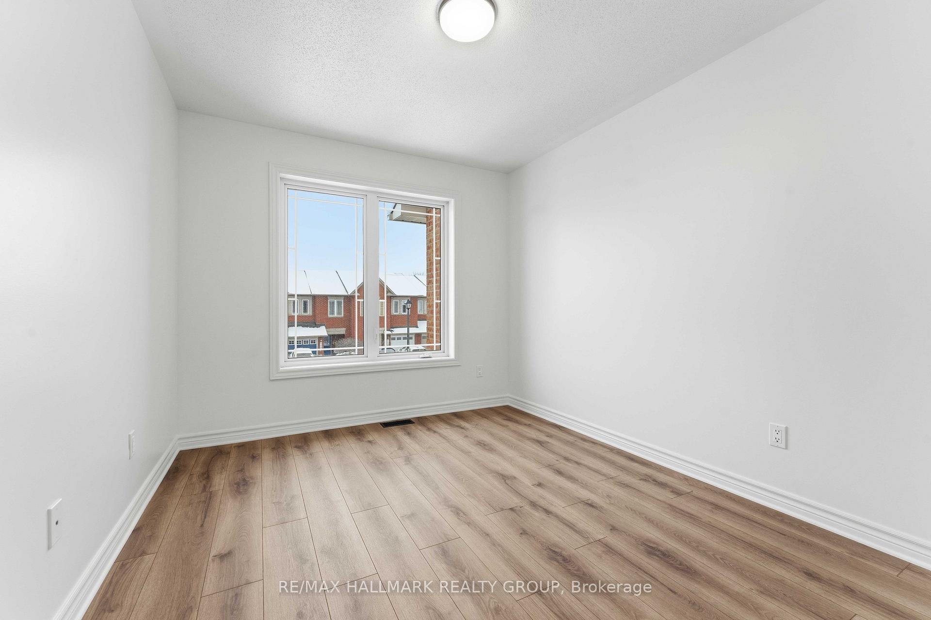 Photo 31 of 123 Silvermoon Crescent, Ottawa, Avalon East — HOMEH