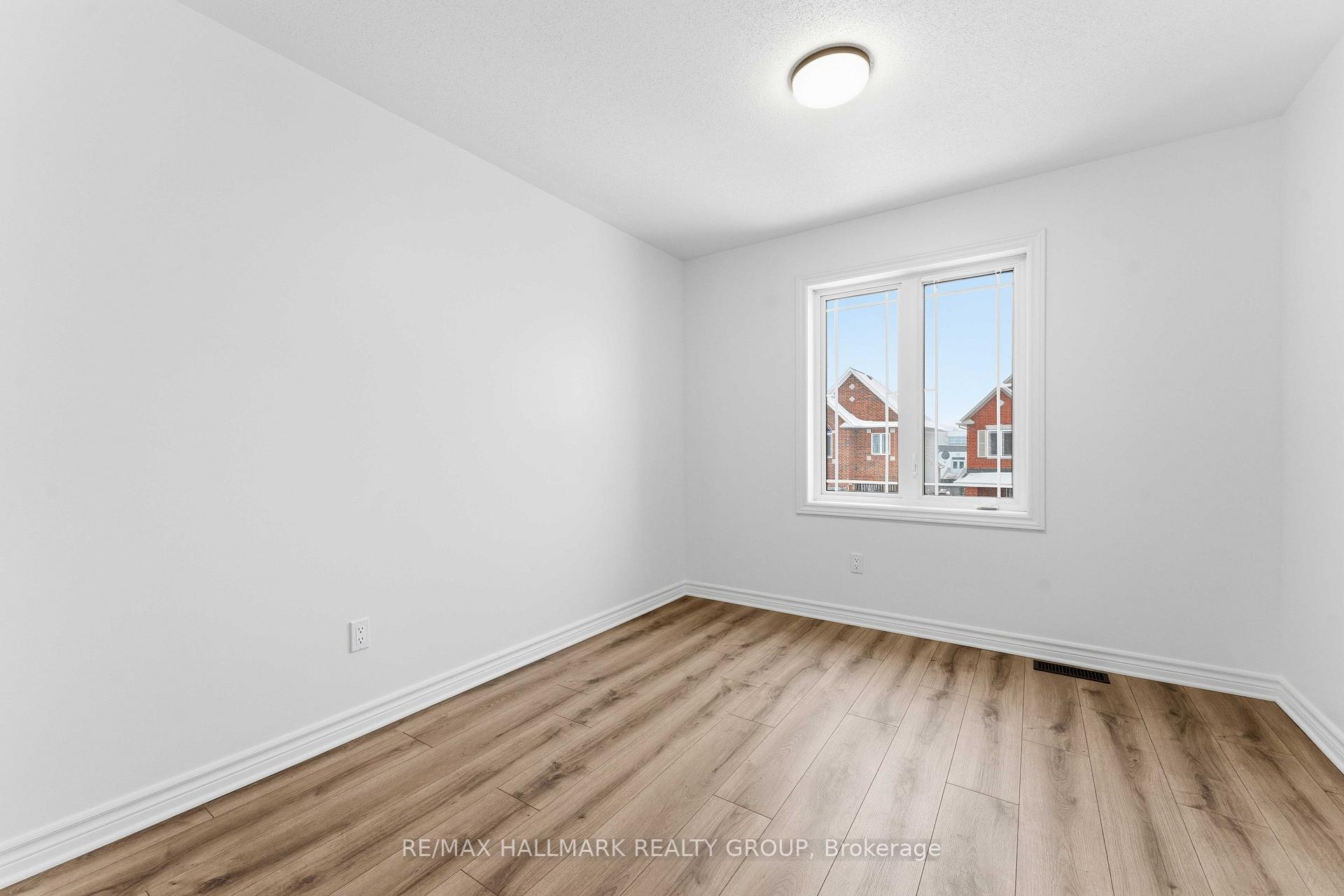 Photo 35 of 123 Silvermoon Crescent, Ottawa, Avalon East — HOMEH