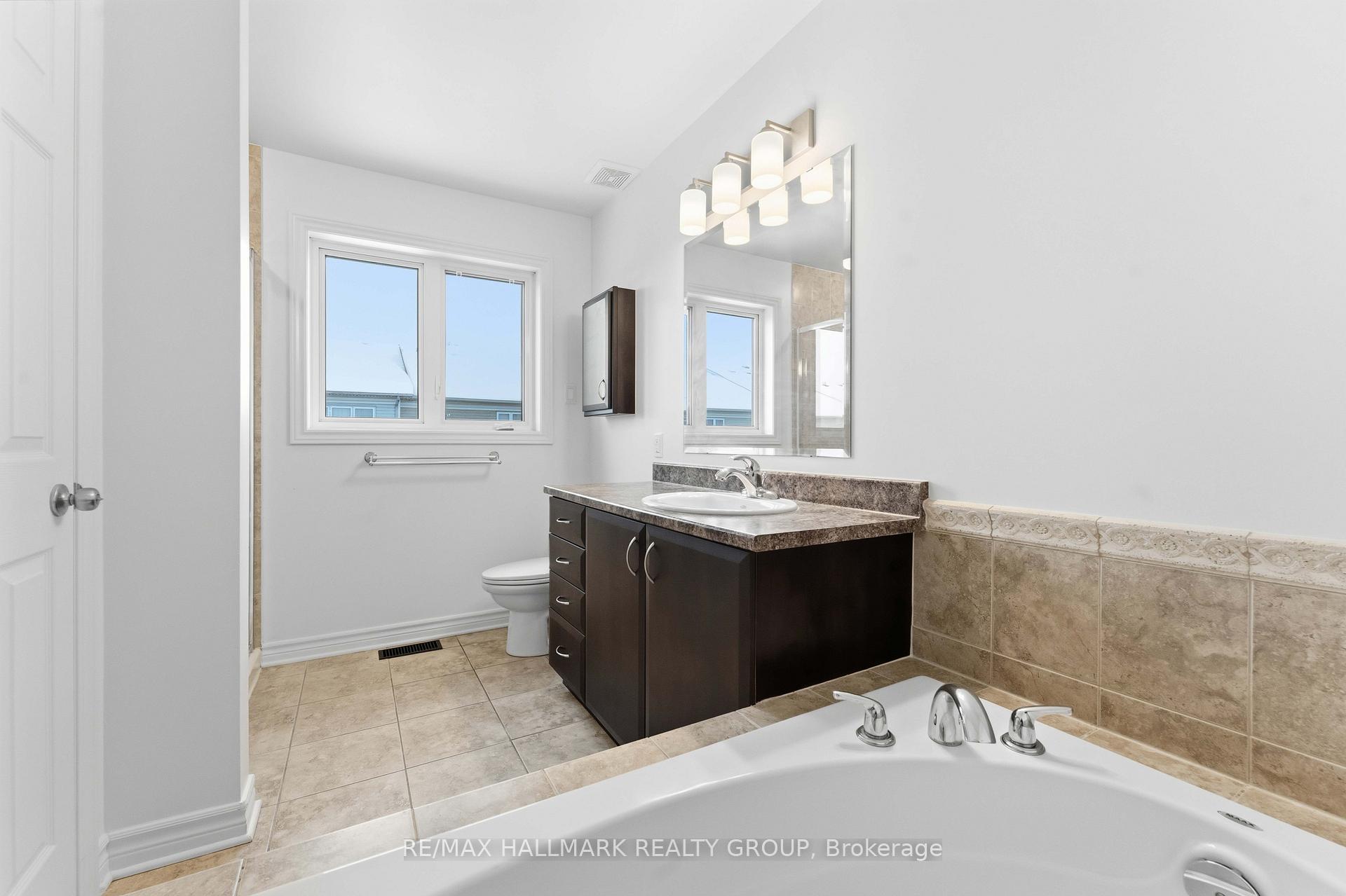 Photo 38 of 123 Silvermoon Crescent, Ottawa, Avalon East — HOMEH