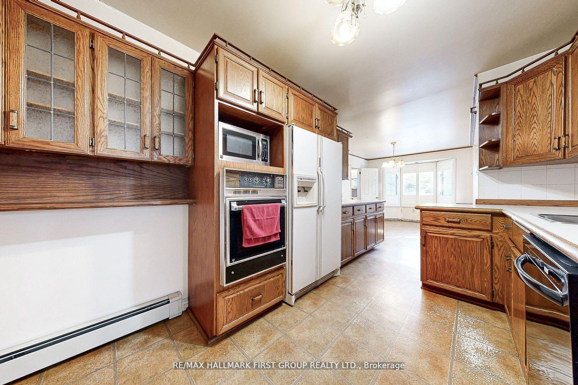 Photo 7 of 481 Simcoe Street N, Oshawa, O'Neill — HOMEH