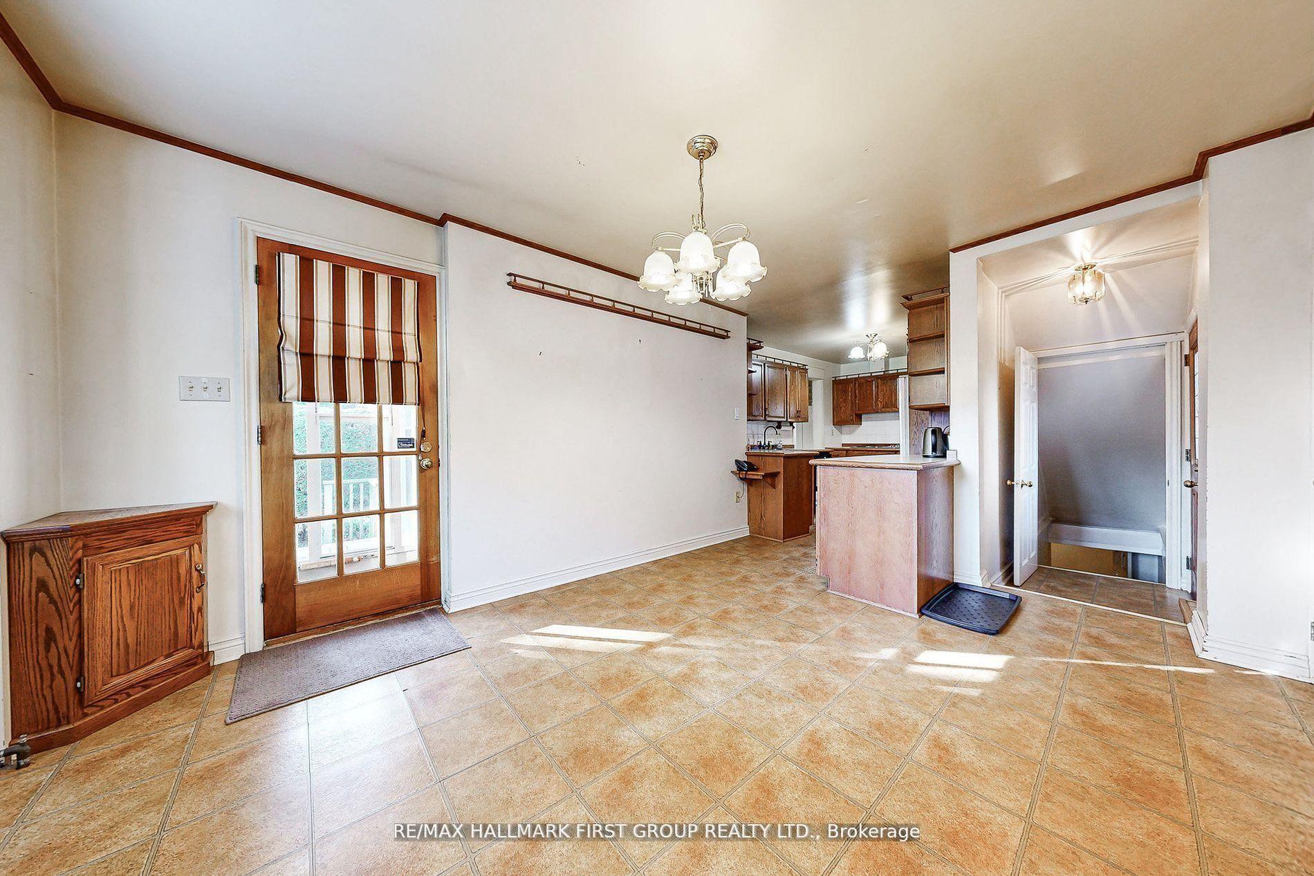 Photo 9 of 481 Simcoe Street N, Oshawa, O'Neill — HOMEH