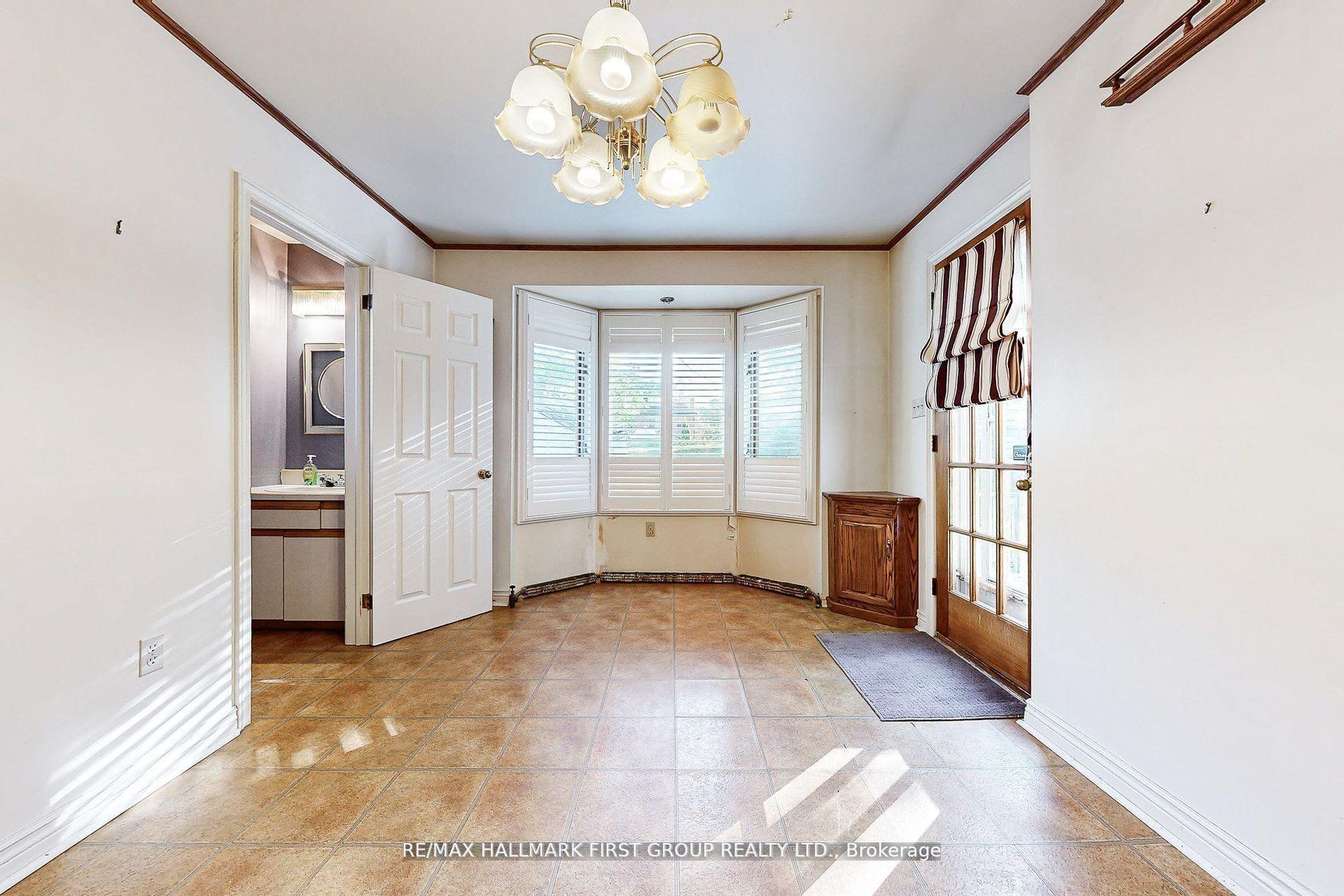 Photo 10 of 481 Simcoe Street N, Oshawa, O'Neill — HOMEH