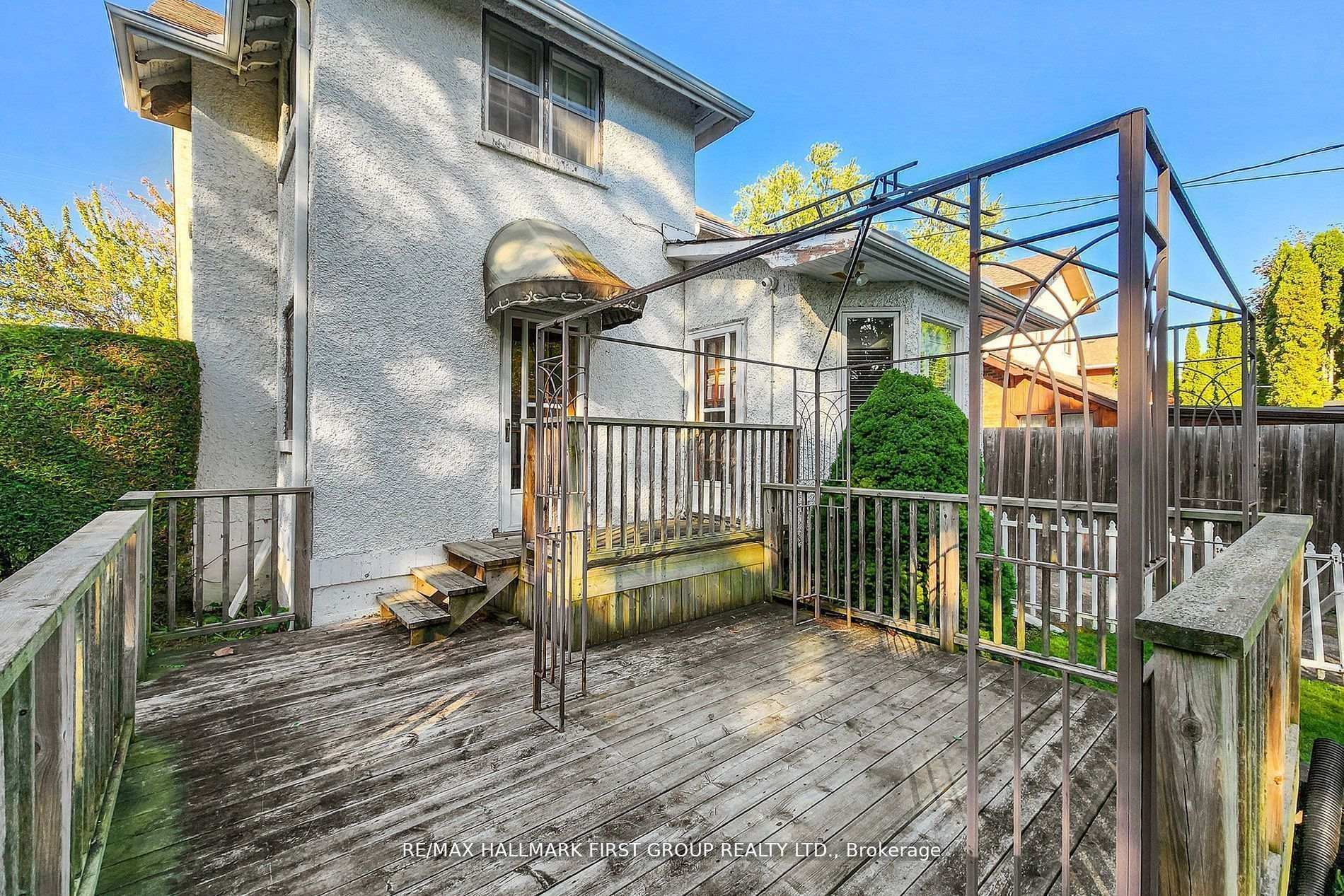 Photo 37 of 481 Simcoe Street N, Oshawa, O'Neill — HOMEH