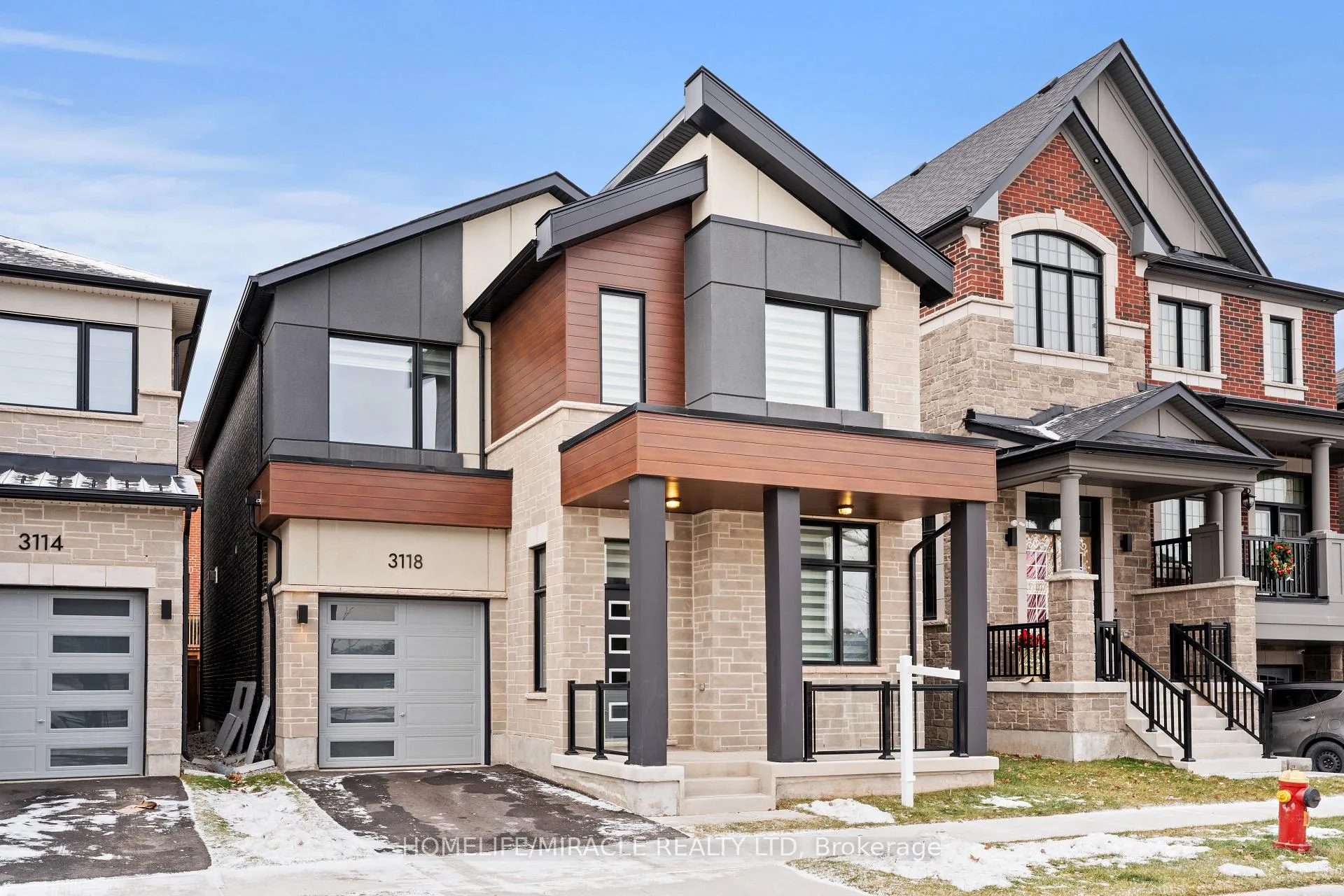 Photo 2 of 3118 Travertine Drive, Oakville, Northwest — HOMEH