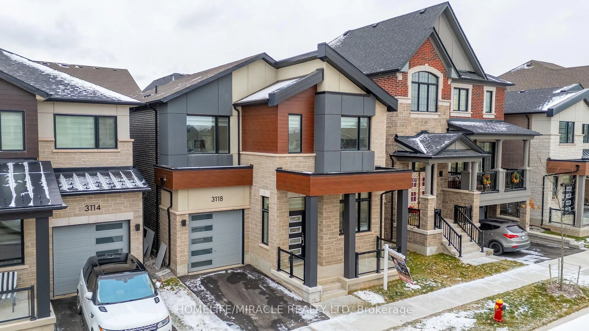 Photo 5 of 3118 Travertine Drive, Oakville, Northwest — HOMEH