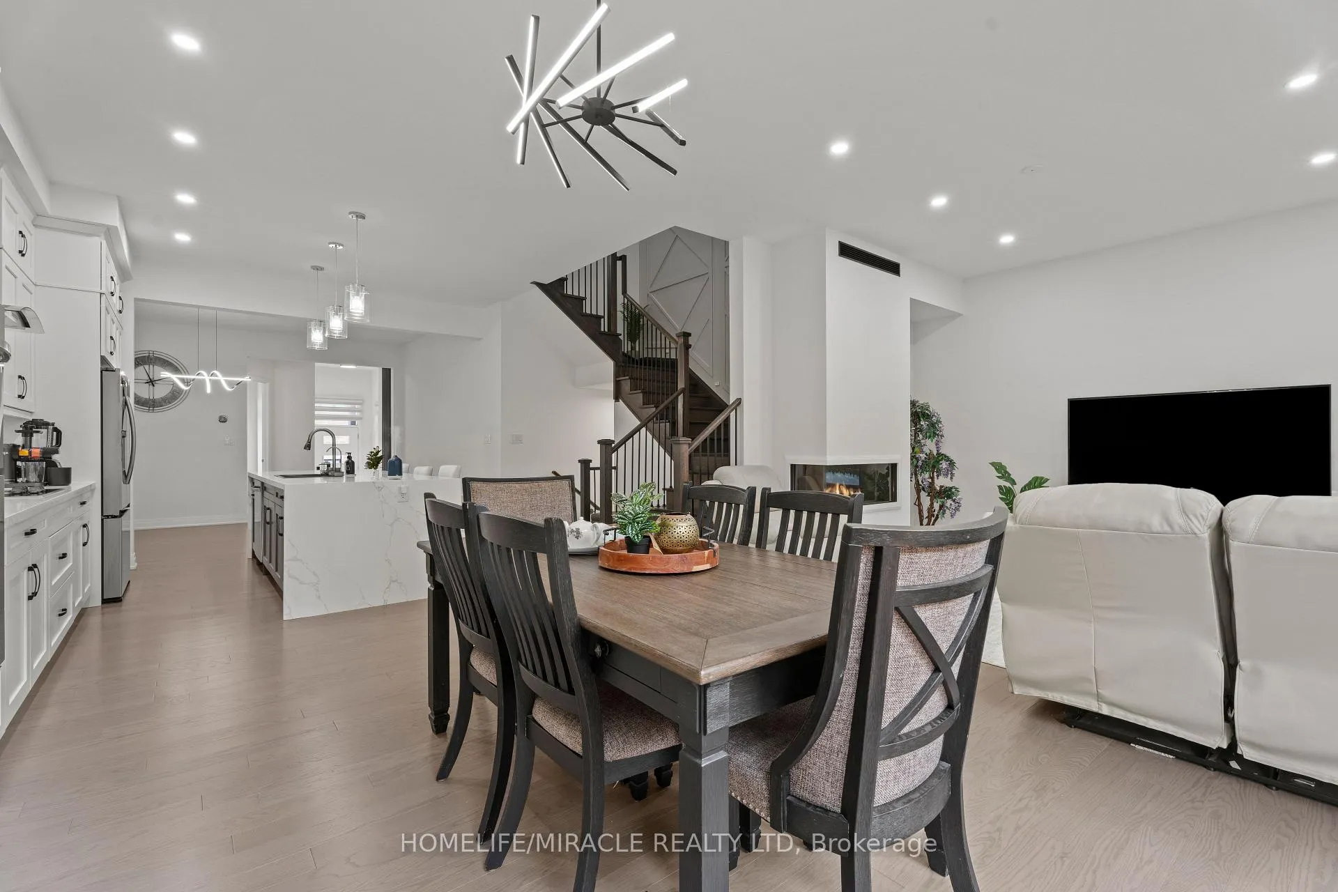 Photo 21 of 3118 Travertine Drive, Oakville, Northwest — HOMEH