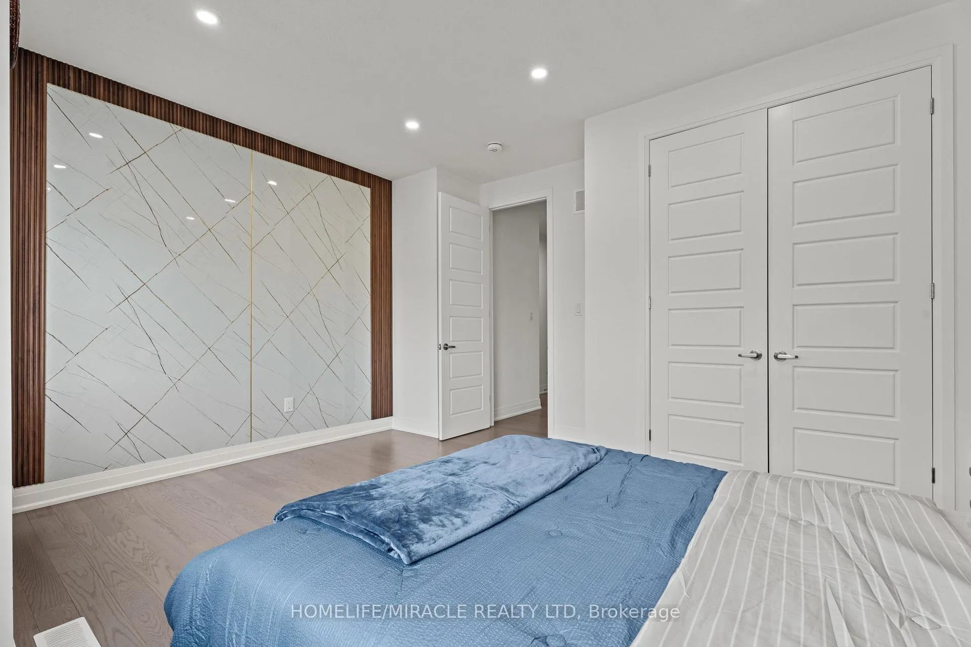 Photo 31 of 3118 Travertine Drive, Oakville, Northwest — HOMEH