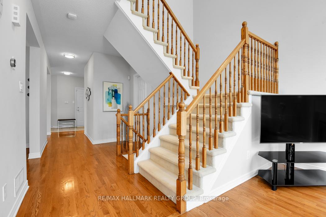 Photo 19 of 104 Meadowcroft Crescent, Ottawa, Carson Meadows — HOMEH