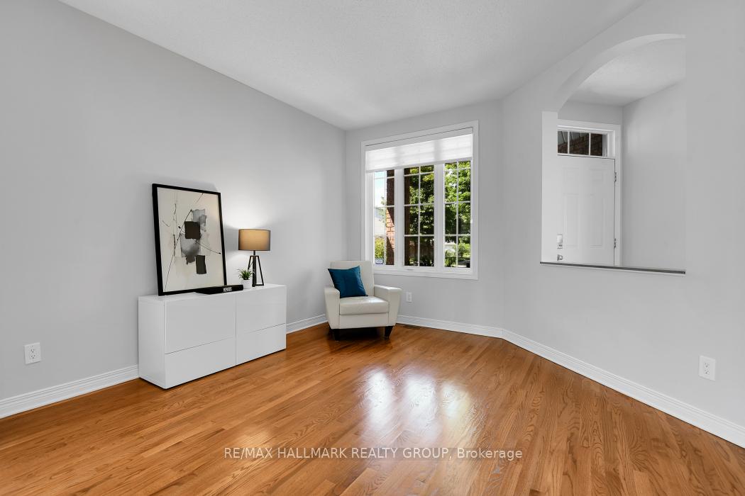 Photo 25 of 104 Meadowcroft Crescent, Ottawa, Carson Meadows — HOMEH