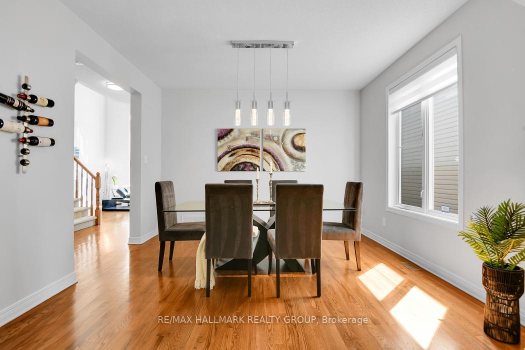 Photo 27 of 104 Meadowcroft Crescent, Ottawa, Carson Meadows — HOMEH