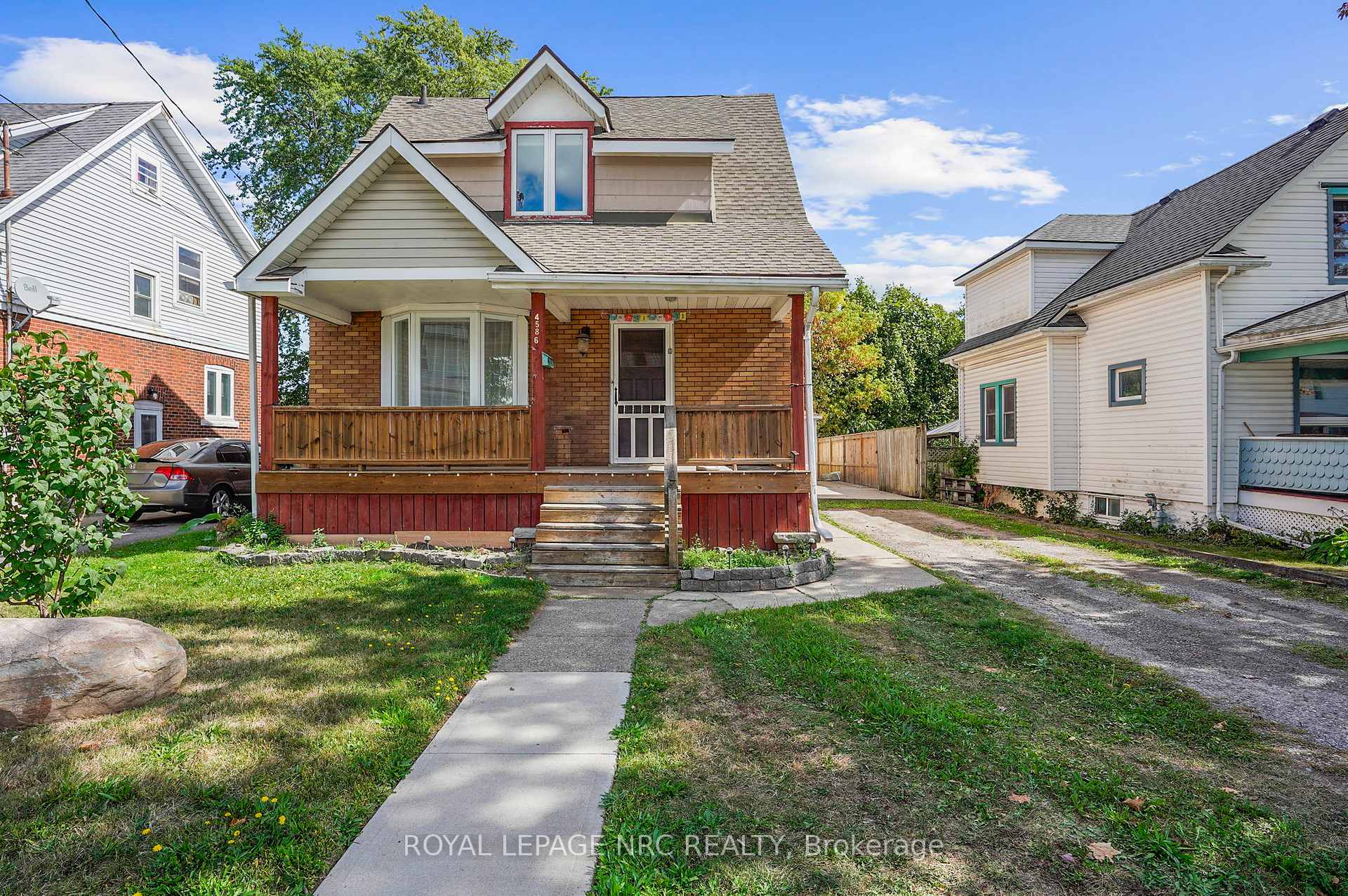 Front of 4586 Fifth Avenue