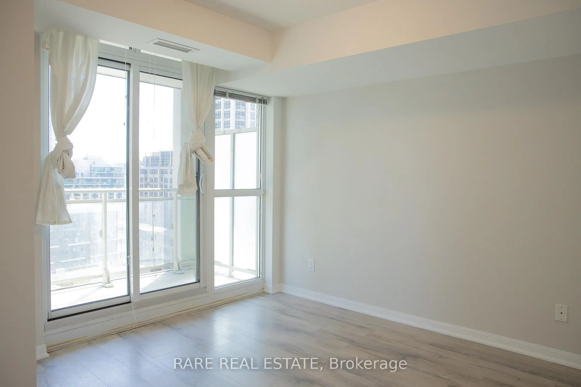 Photo 10 of Unit 1203, 35 Bastion Street, Toronto, Waterfront Communities — HOMEH