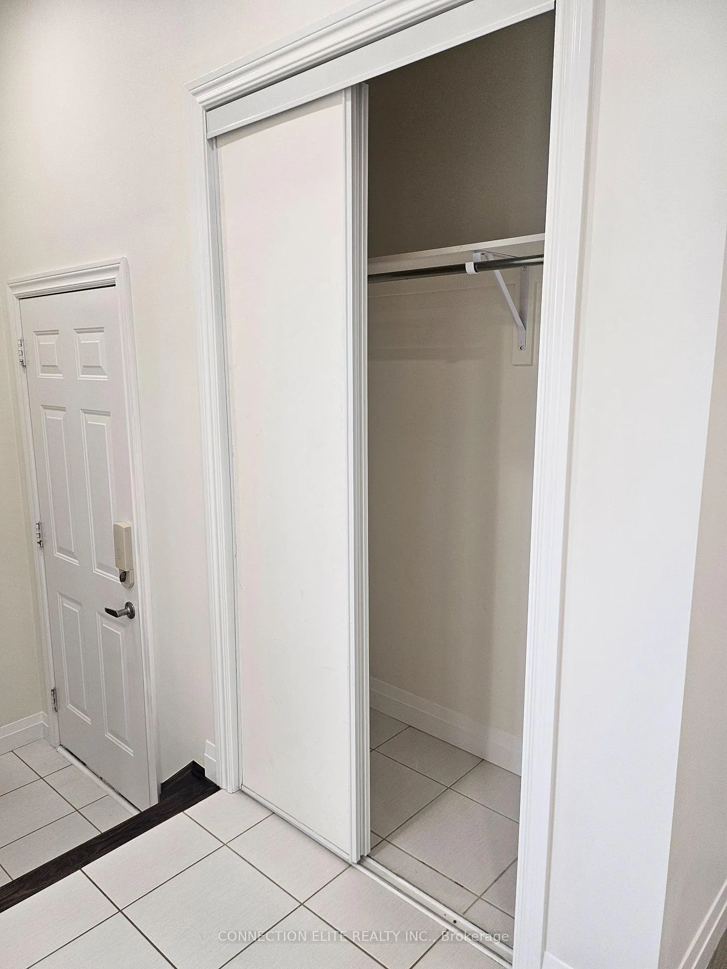 Photo 10 of 216 Pimlico Drive, Oshawa, Windfields — HOMEH