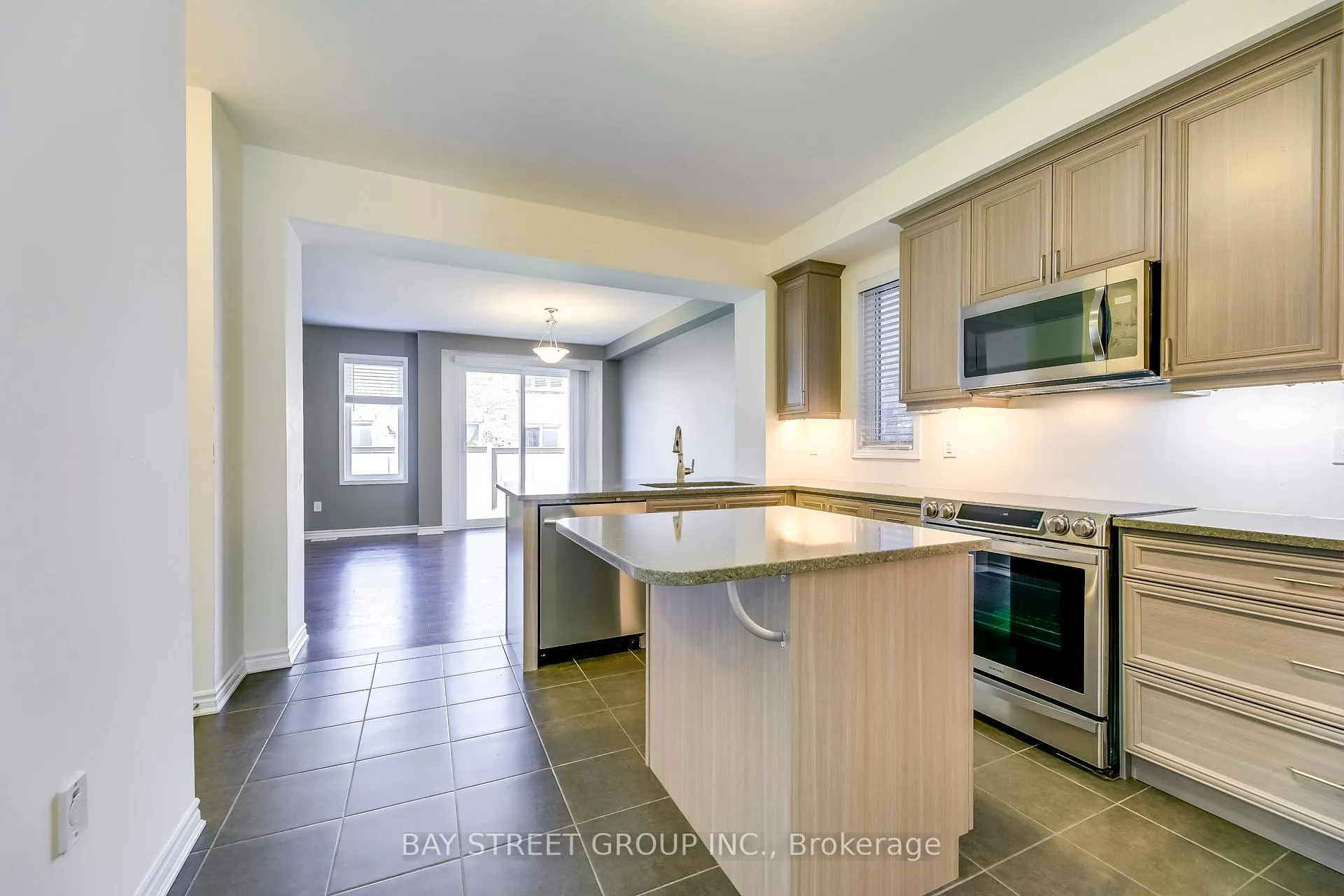 Photo 4 of 125 Hatt Court, Milton, Ford — HOMEH