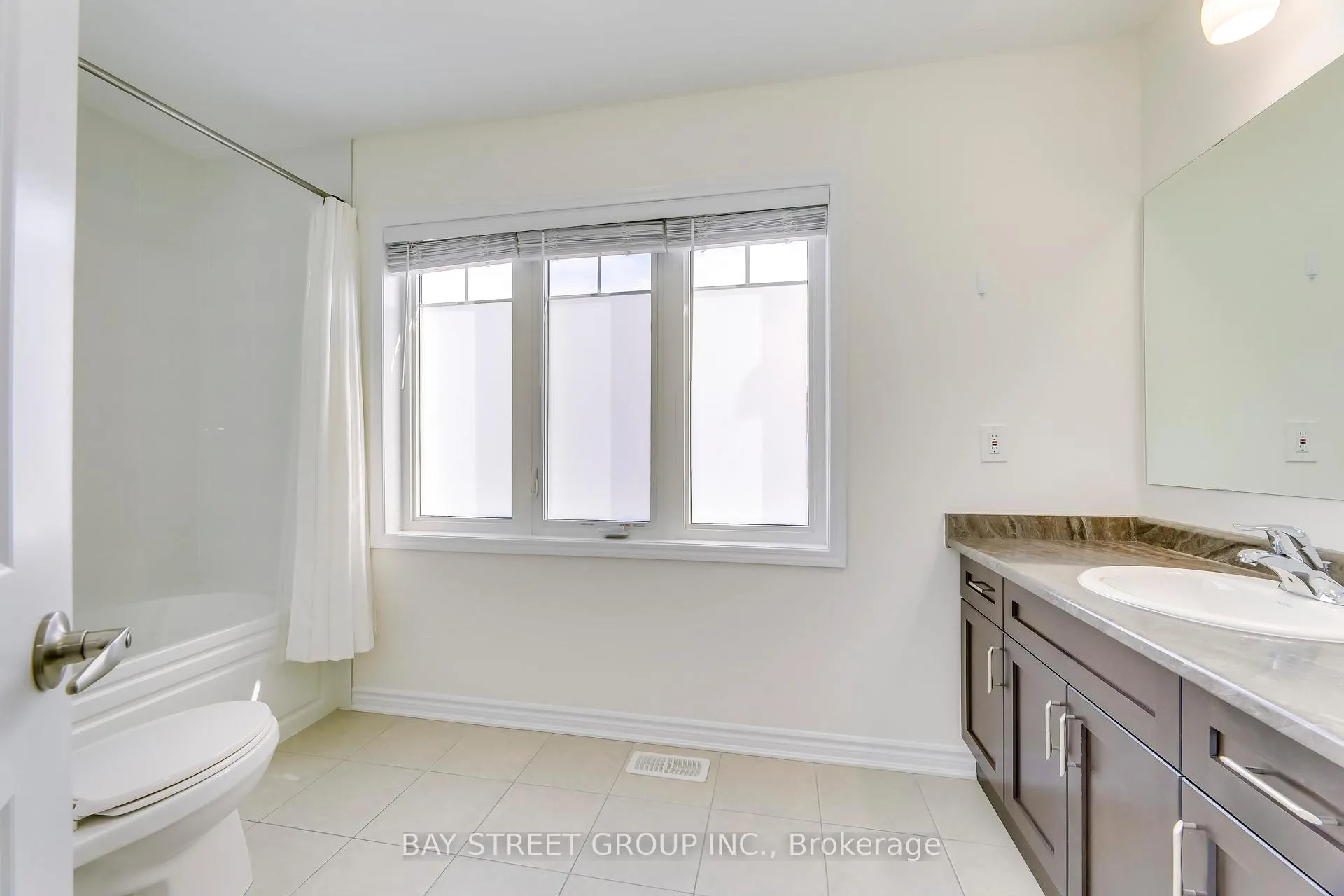Photo 35 of 125 Hatt Court, Milton, Ford — HOMEH