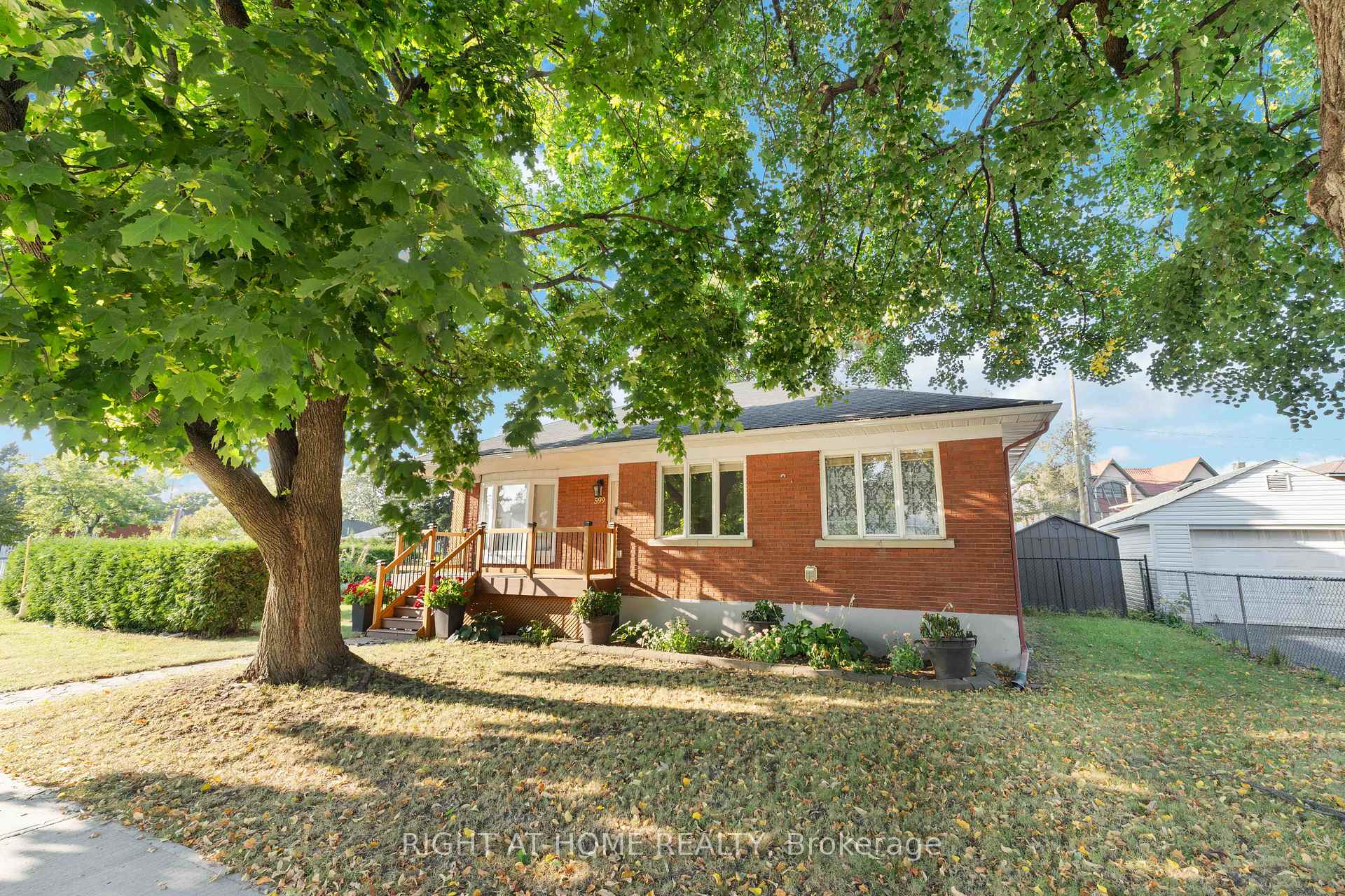 Photo 2 of 599 Donald Street, Ottawa, Overbrook/Castle Heights — HOMEH