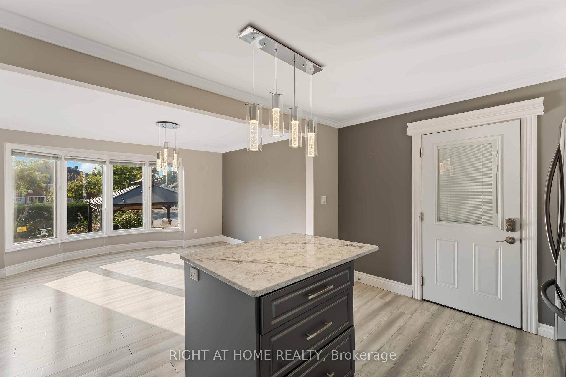 Photo 13 of 599 Donald Street, Ottawa, Overbrook/Castle Heights — HOMEH