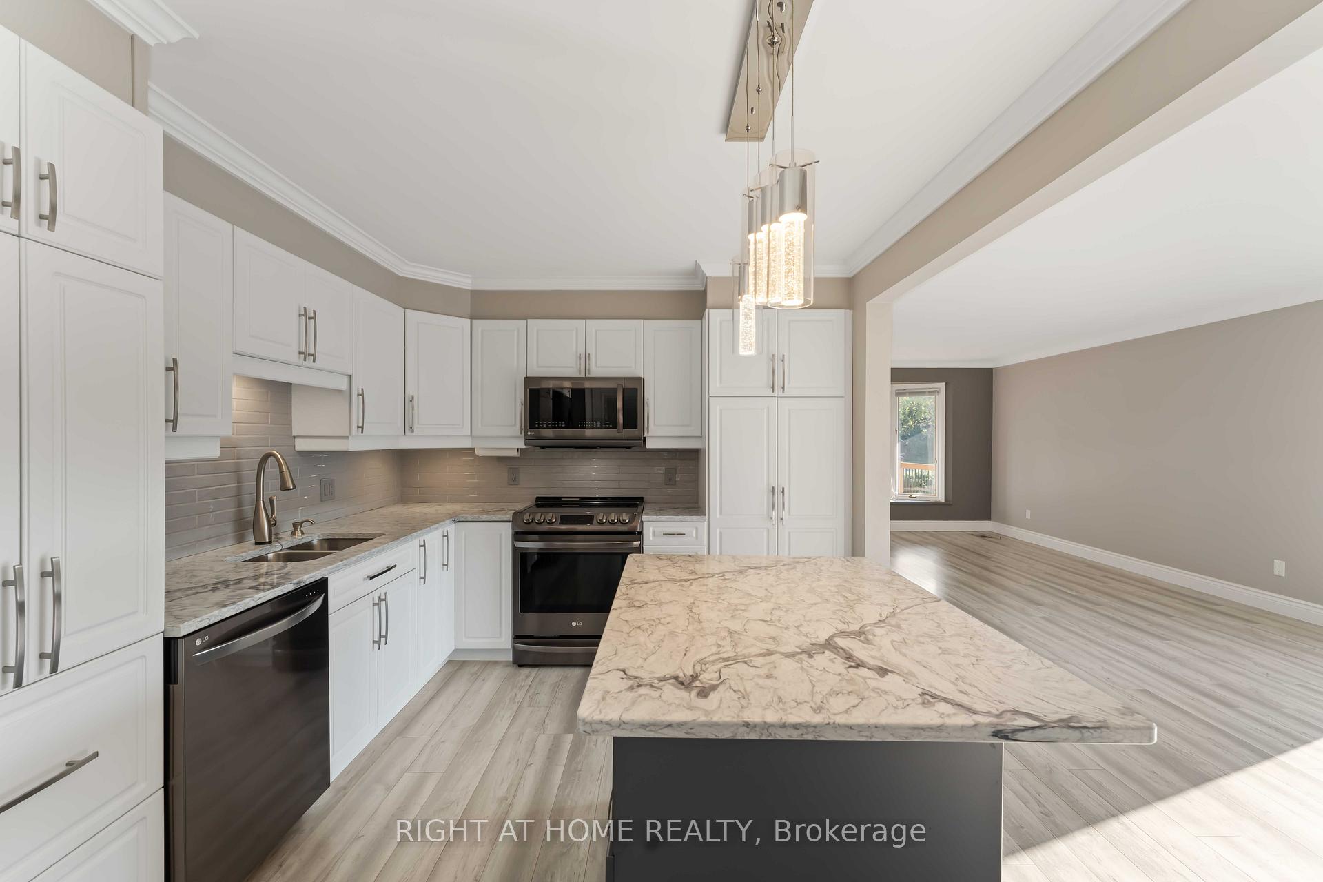 Photo 14 of 599 Donald Street, Ottawa, Overbrook/Castle Heights — HOMEH