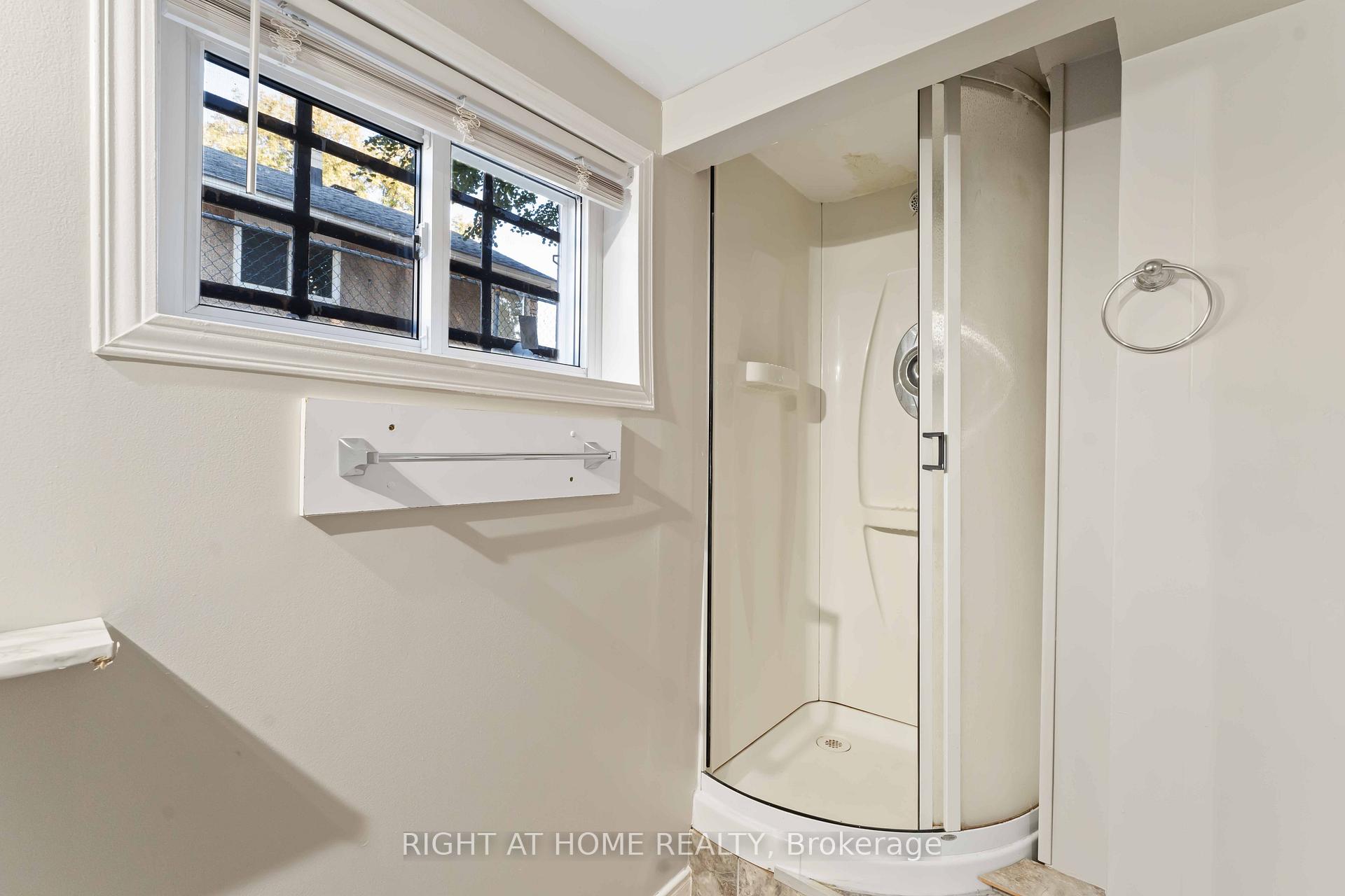 Photo 37 of 599 Donald Street, Ottawa, Overbrook/Castle Heights — HOMEH
