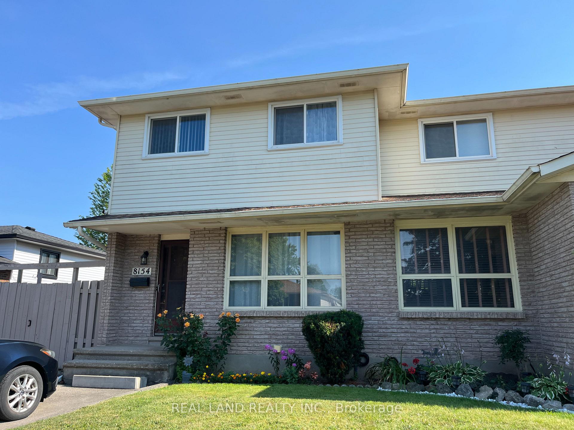 Photo 1 of 8154 Post Road, Niagara Falls, Ascot — HOMEH