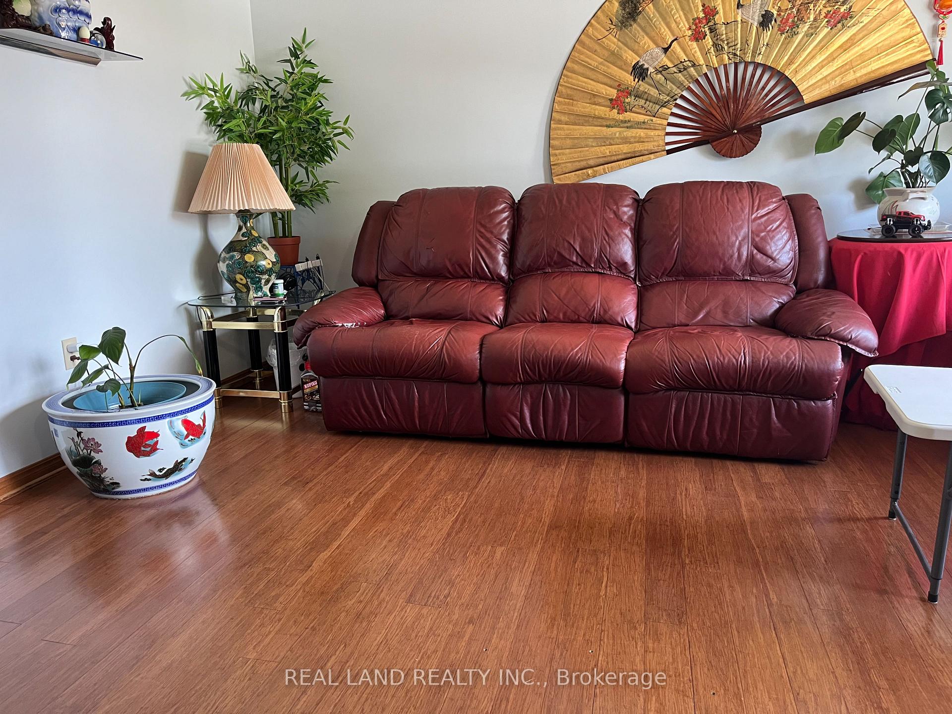 Photo 5 of 8154 Post Road, Niagara Falls, Ascot — HOMEH