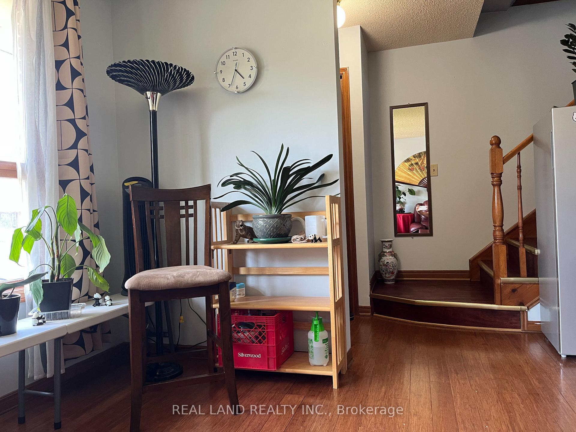 Photo 6 of 8154 Post Road, Niagara Falls, Ascot — HOMEH