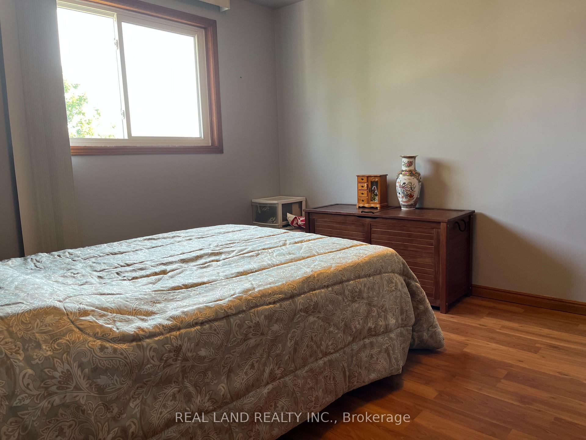 Photo 10 of 8154 Post Road, Niagara Falls, Ascot — HOMEH