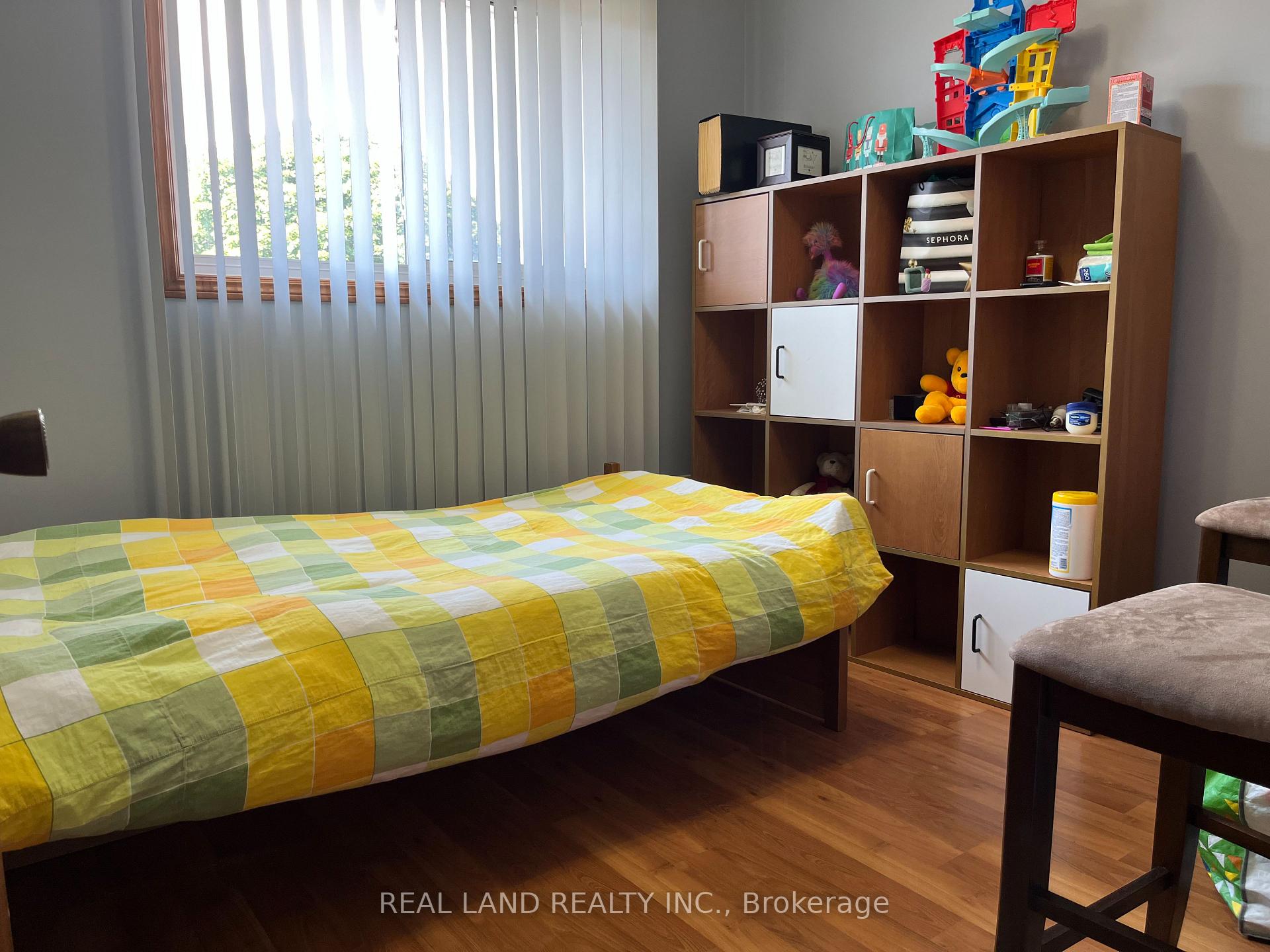 Photo 12 of 8154 Post Road, Niagara Falls, Ascot — HOMEH