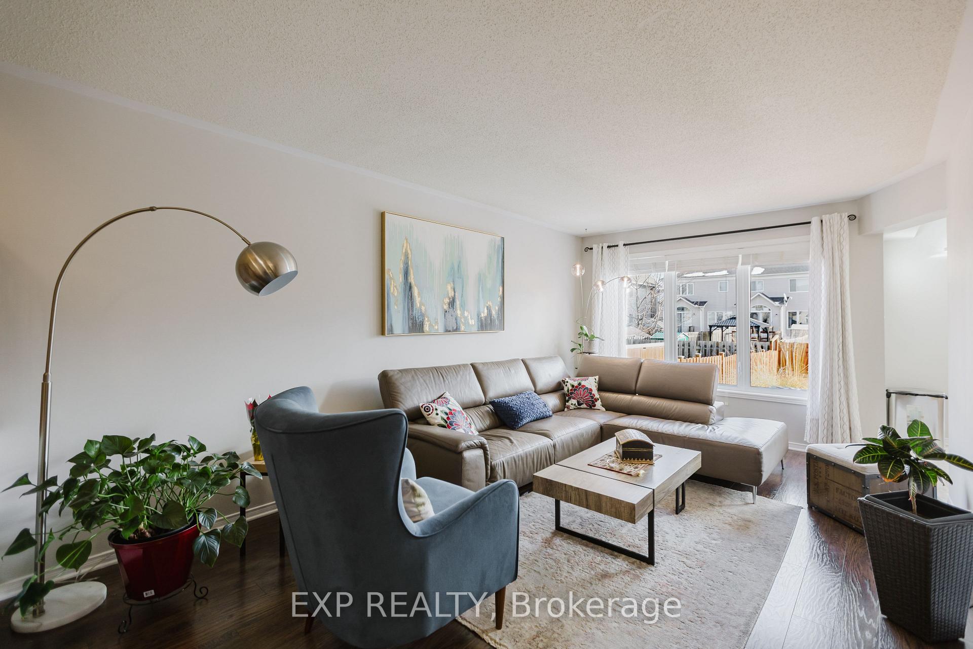 Photo 10 of 2274 Brockstone Crescent, Ottawa, Avalon East — HOMEH