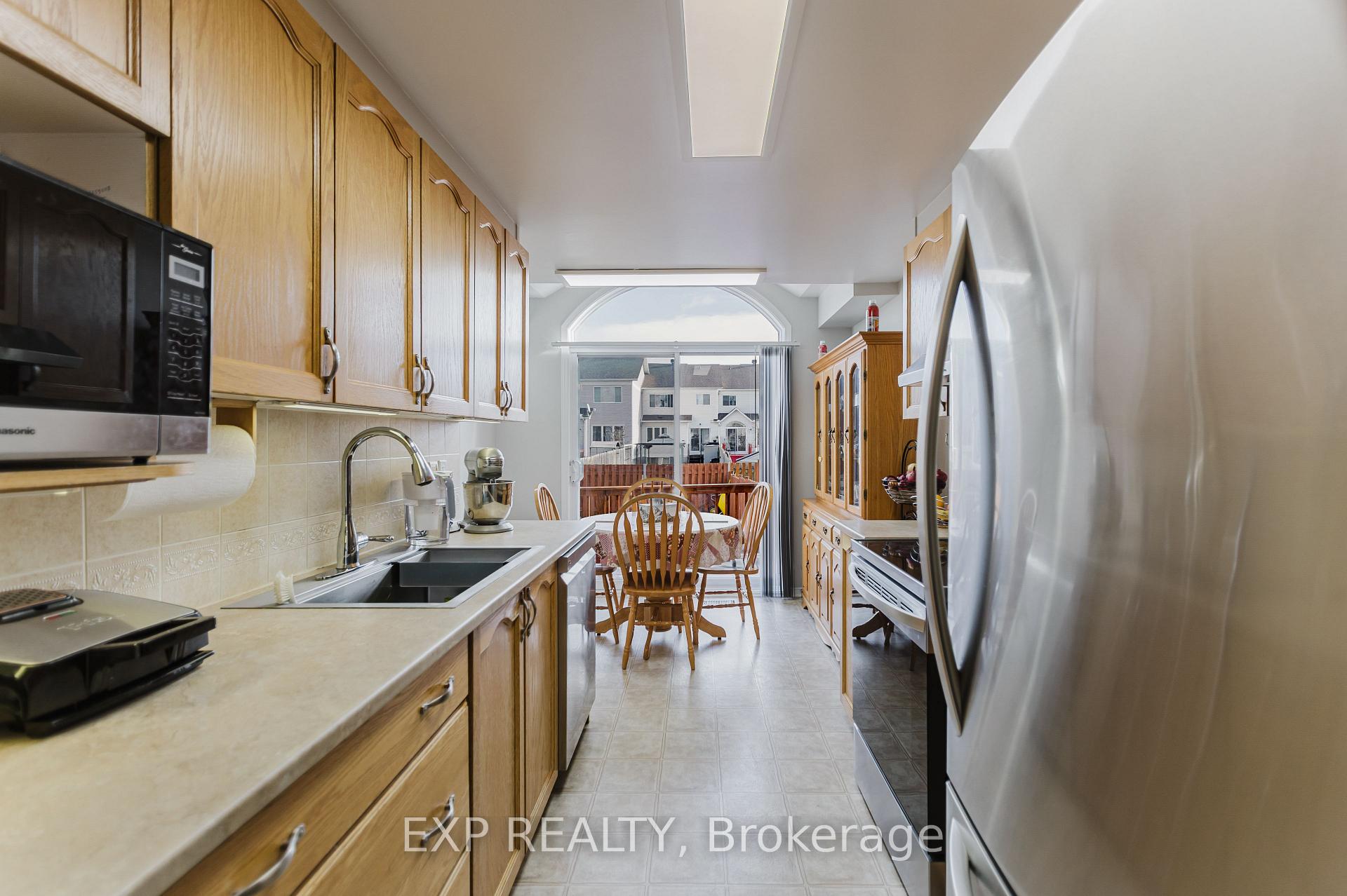 Photo 13 of 2274 Brockstone Crescent, Ottawa, Avalon East — HOMEH