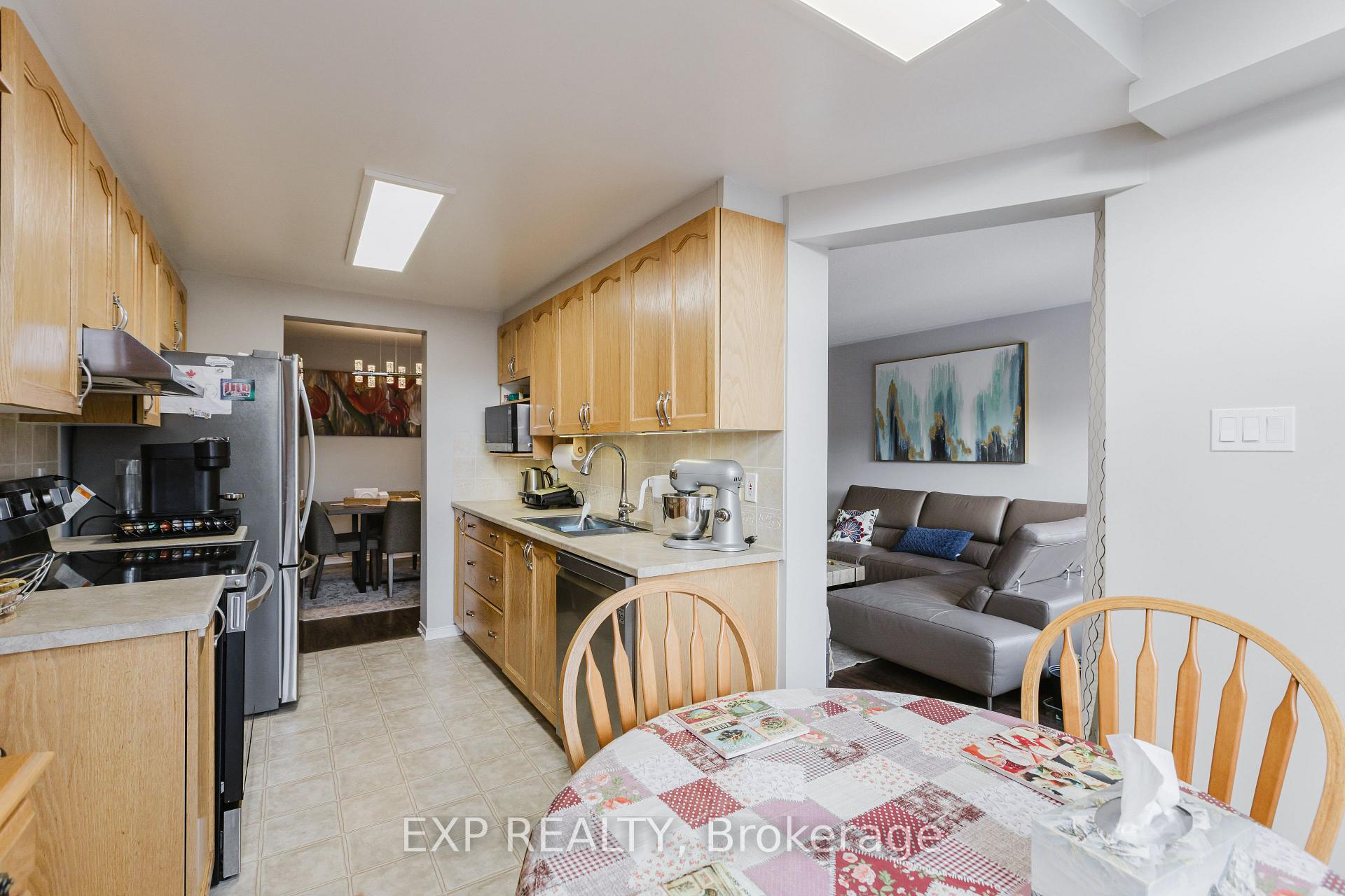 Photo 18 of 2274 Brockstone Crescent, Ottawa, Avalon East — HOMEH