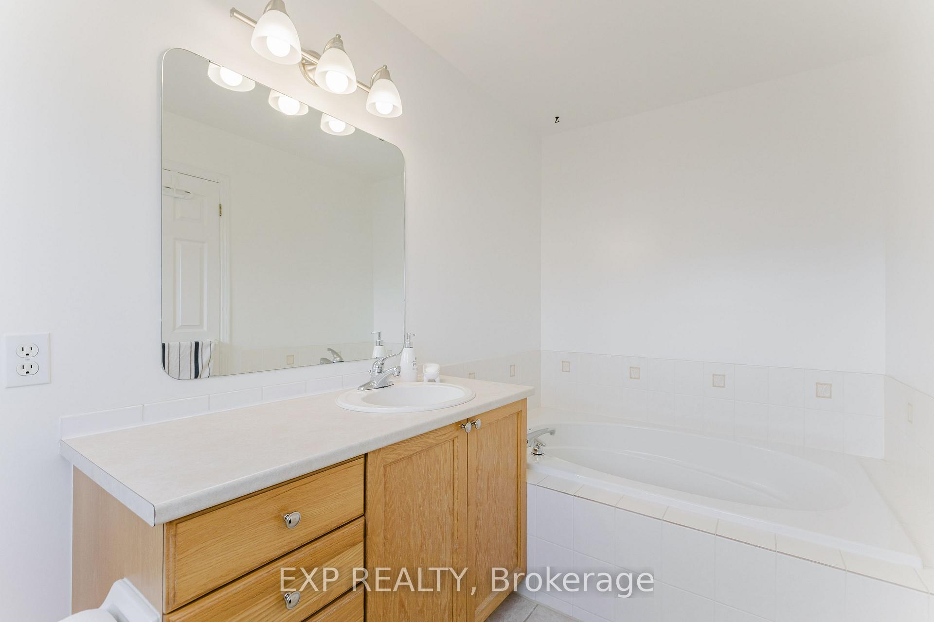 Photo 23 of 2274 Brockstone Crescent, Ottawa, Avalon East — HOMEH