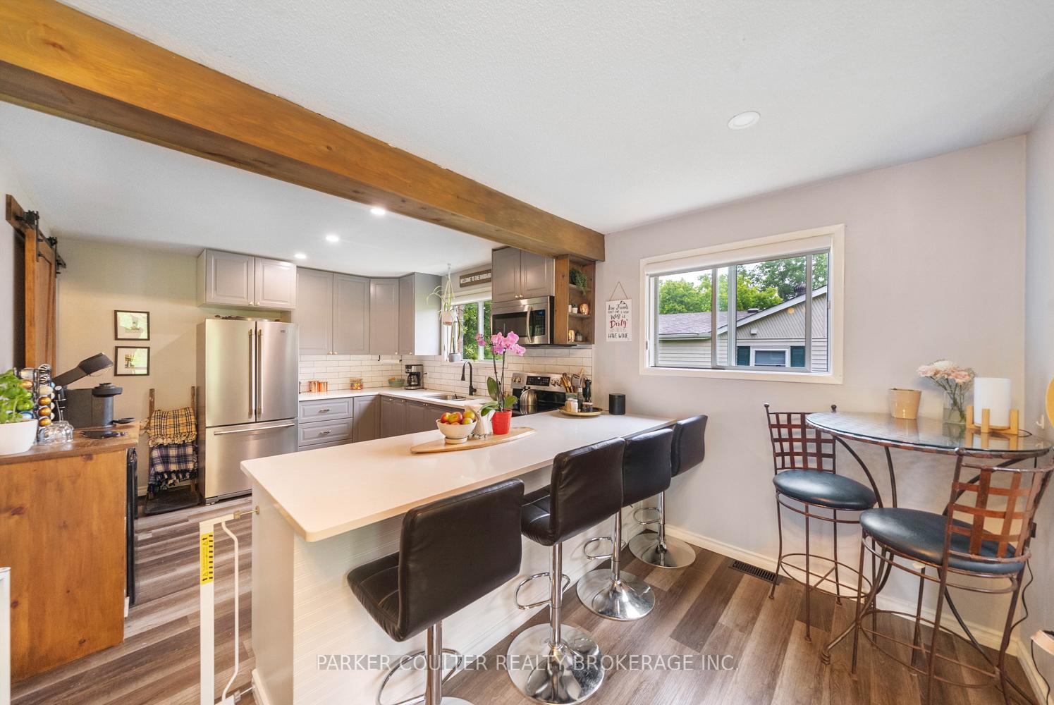 Photo 4 of 21 Louisa Street, Parry Sound — HOMEH