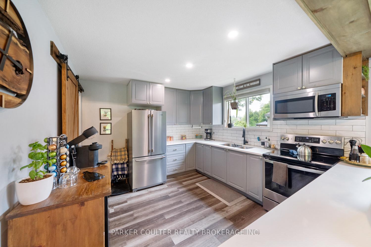 Photo 5 of 21 Louisa Street, Parry Sound — HOMEH