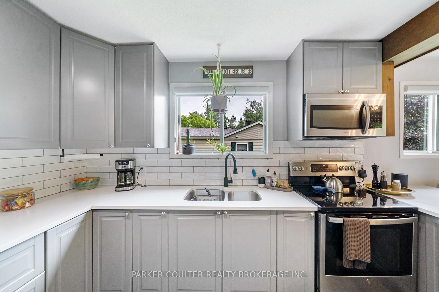 Photo 7 of 21 Louisa Street, Parry Sound — HOMEH