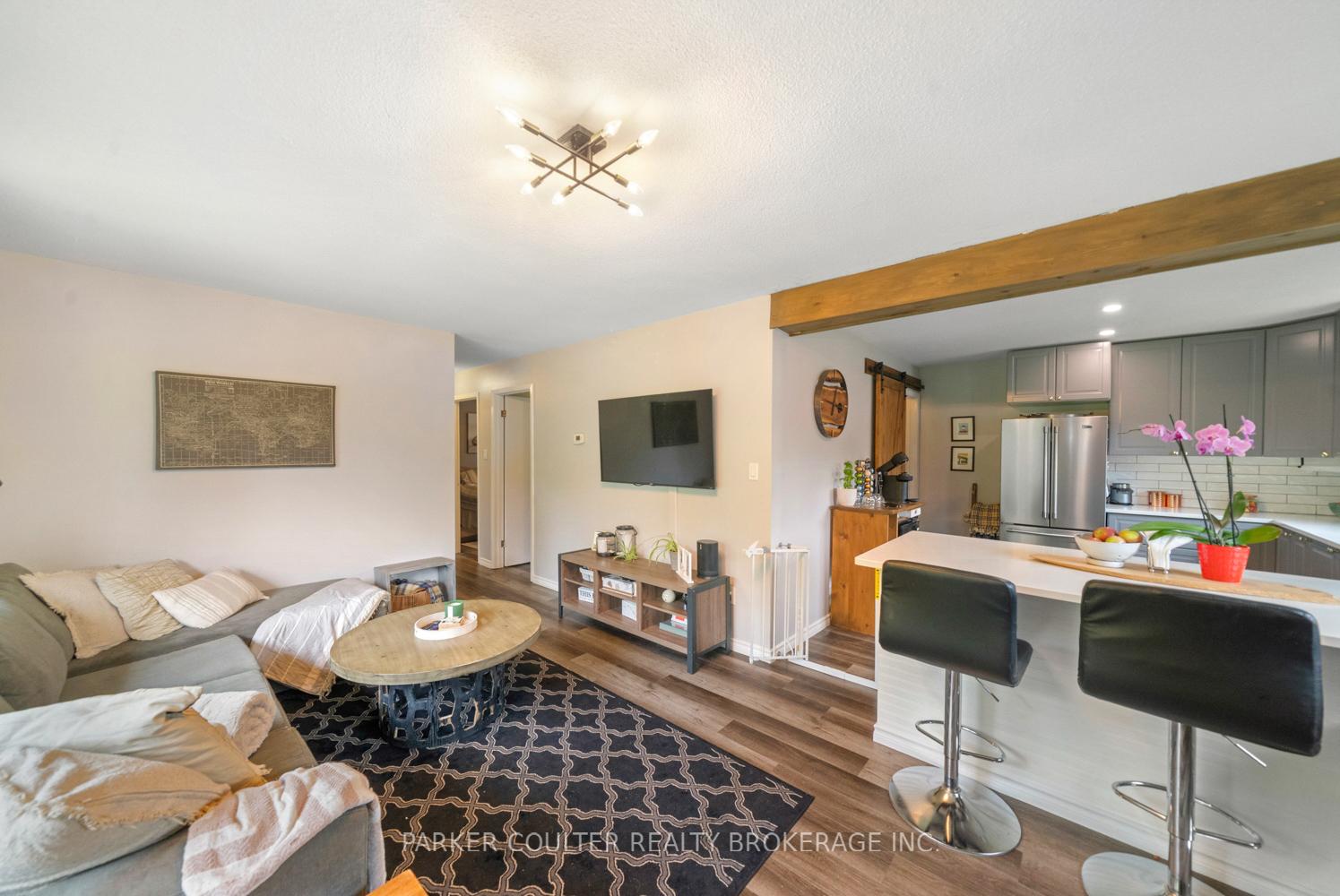 Photo 9 of 21 Louisa Street, Parry Sound — HOMEH