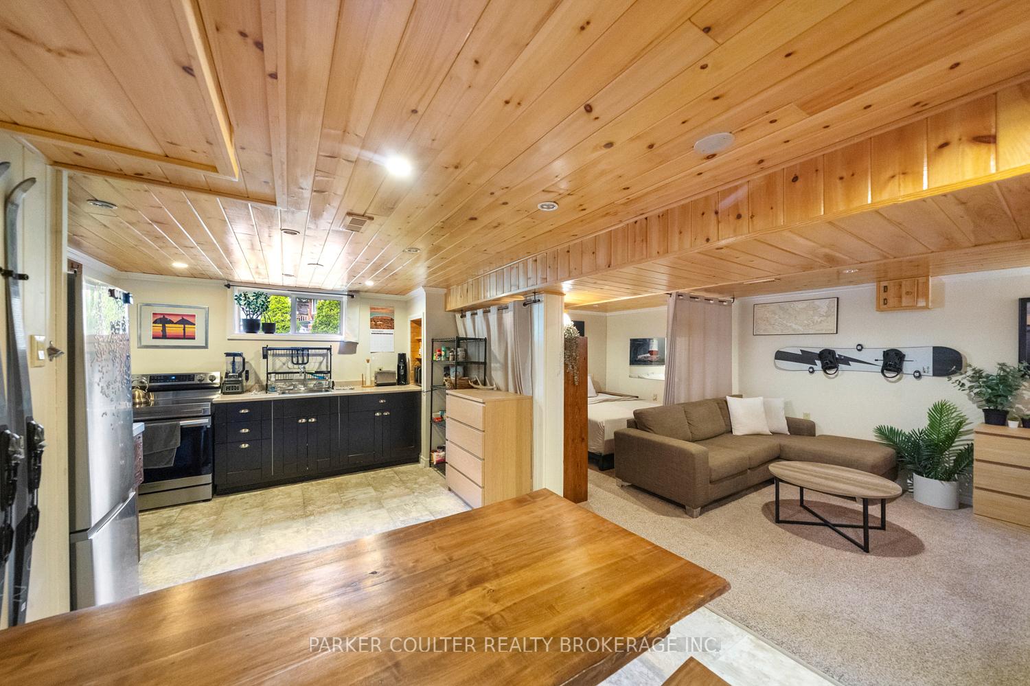 Photo 17 of 21 Louisa Street, Parry Sound — HOMEH
