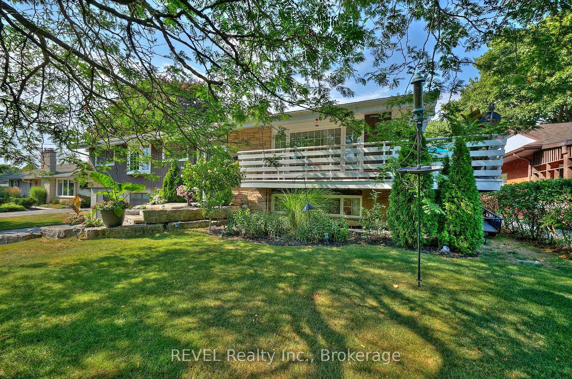 Photo 3 of 51 Pancake Lane, Pelham, Fonthill — HOMEH