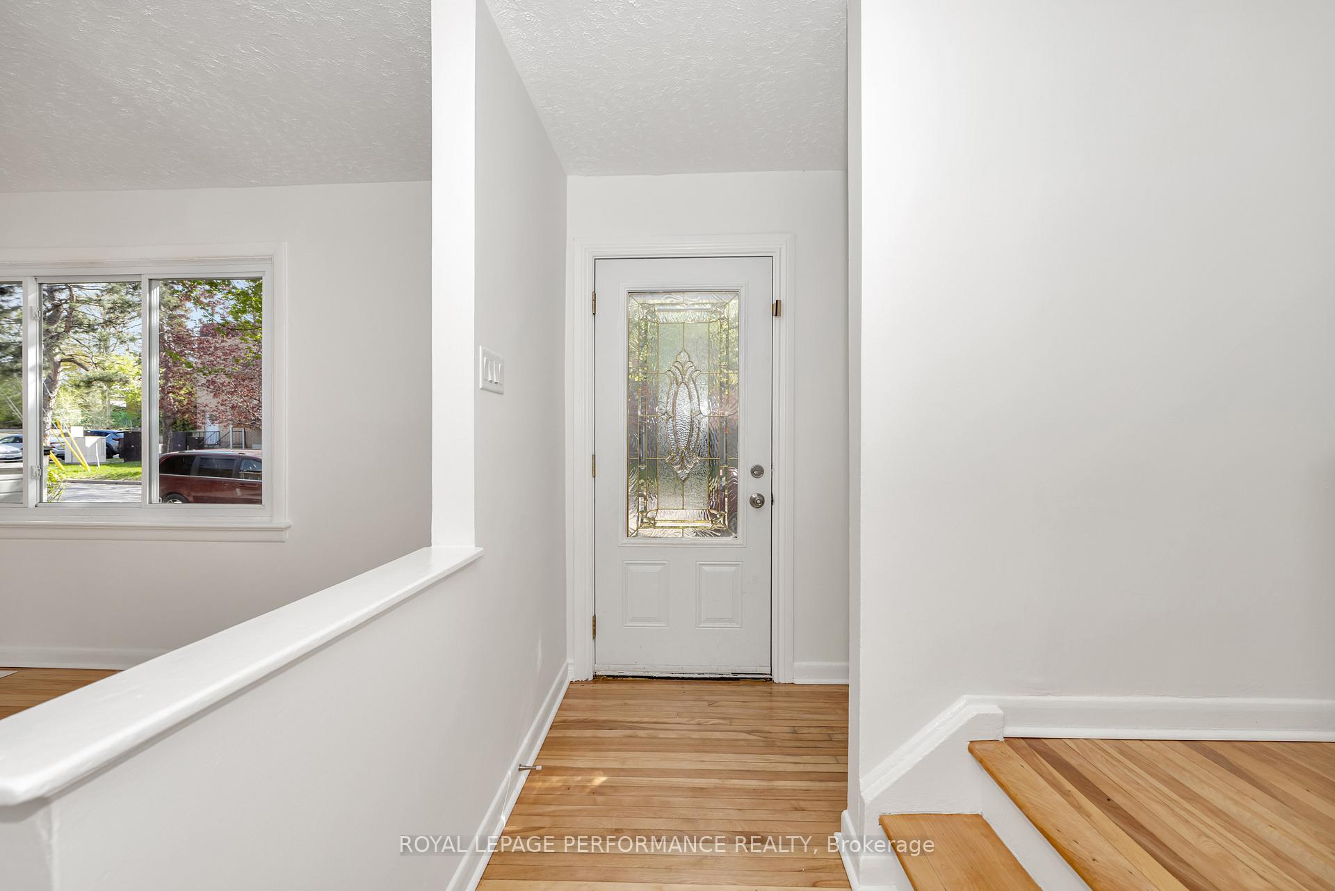 Photo 3 of 622 Borthwick Avenue, Ottawa, Castle Heights/Rideau High — HOMEH
