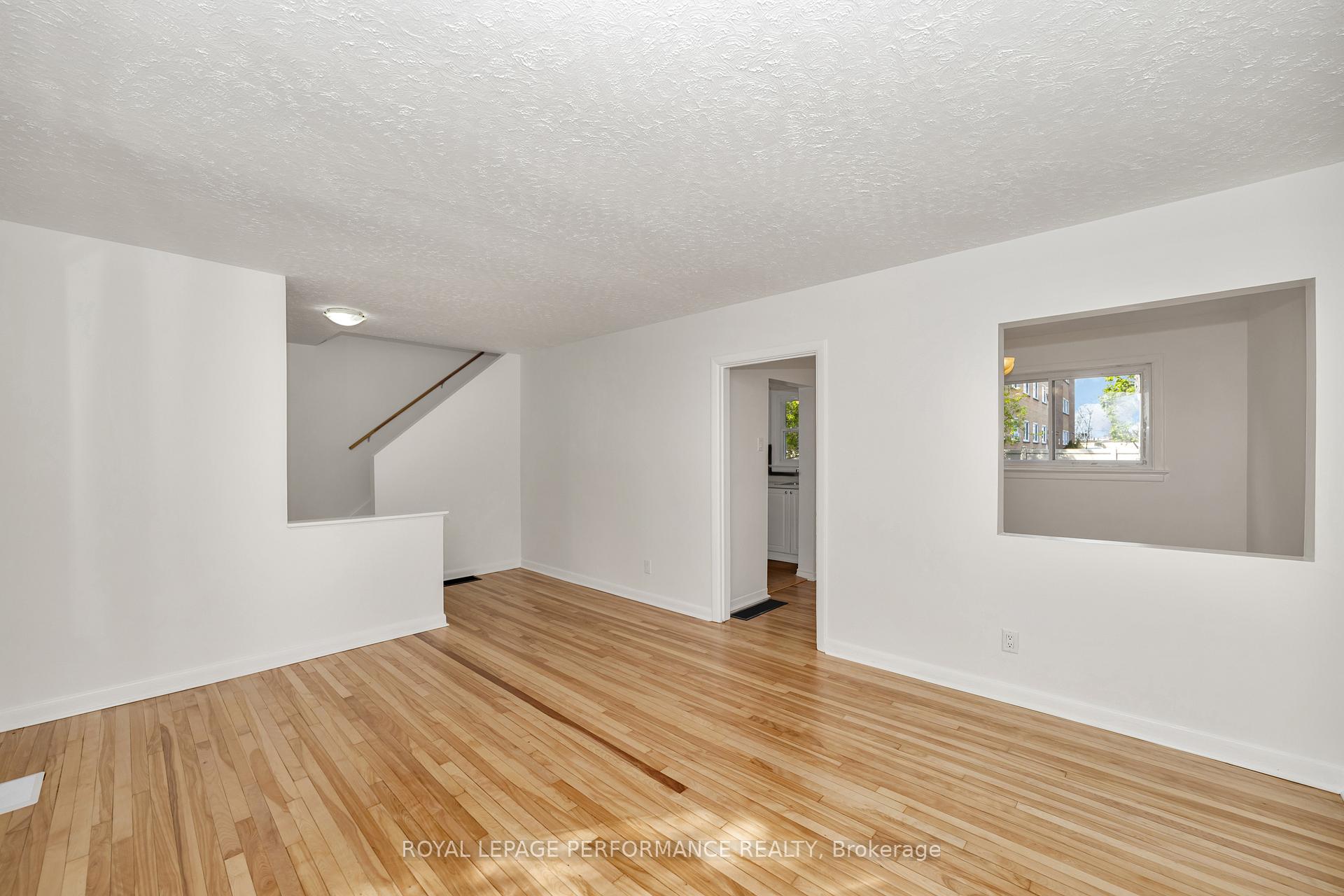 Photo 8 of 622 Borthwick Avenue, Ottawa, Castle Heights/Rideau High — HOMEH