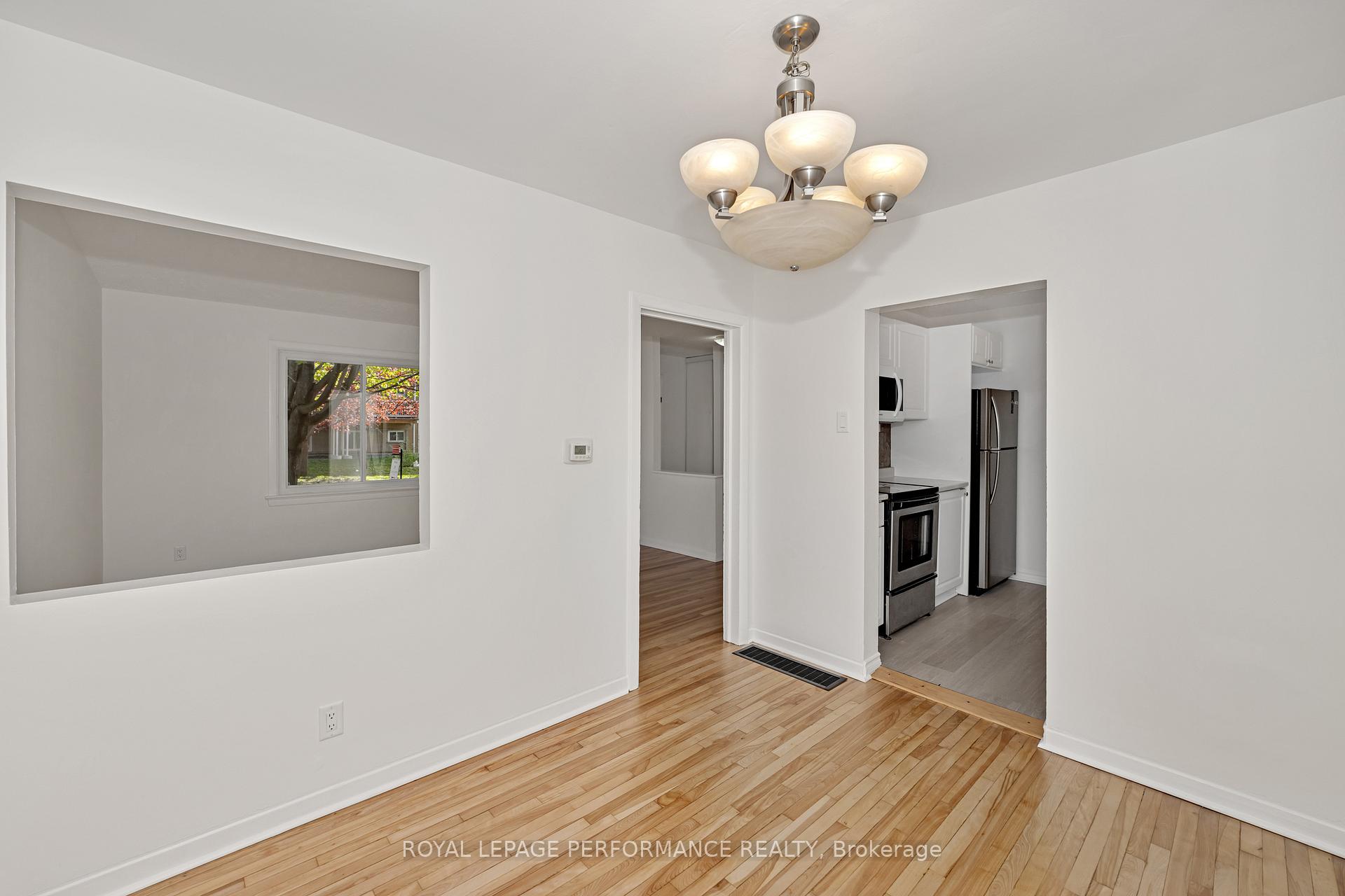 Photo 10 of 622 Borthwick Avenue, Ottawa, Castle Heights/Rideau High — HOMEH