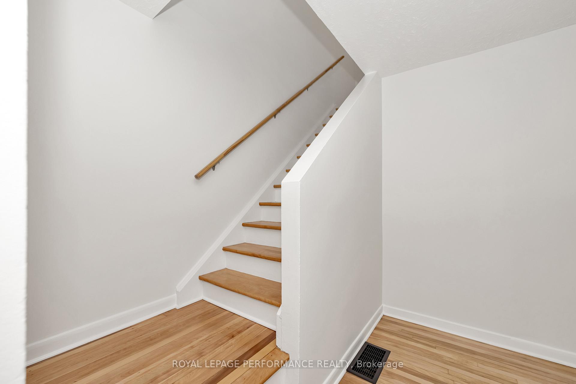 Photo 16 of 622 Borthwick Avenue, Ottawa, Castle Heights/Rideau High — HOMEH