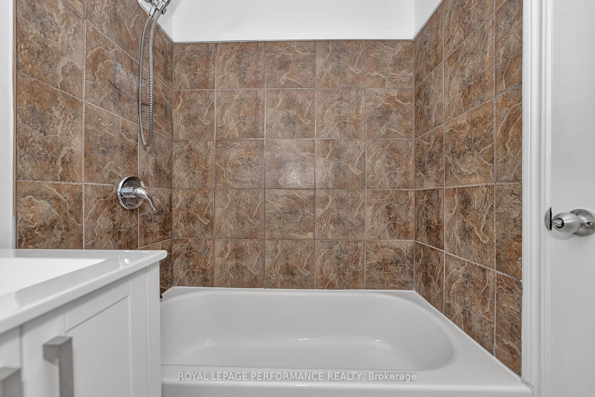 Photo 19 of 622 Borthwick Avenue, Ottawa, Castle Heights/Rideau High — HOMEH