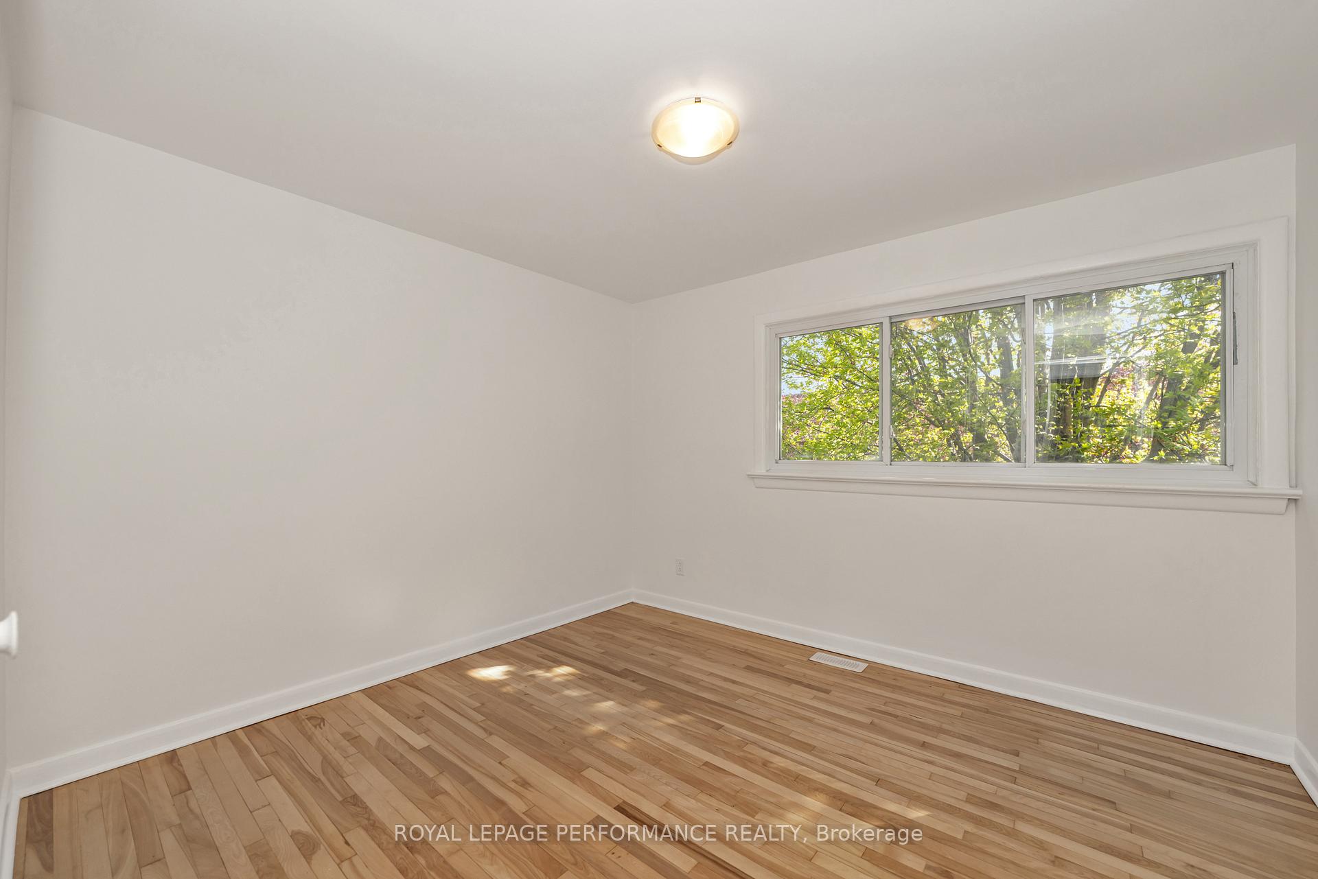 Photo 21 of 622 Borthwick Avenue, Ottawa, Castle Heights/Rideau High — HOMEH