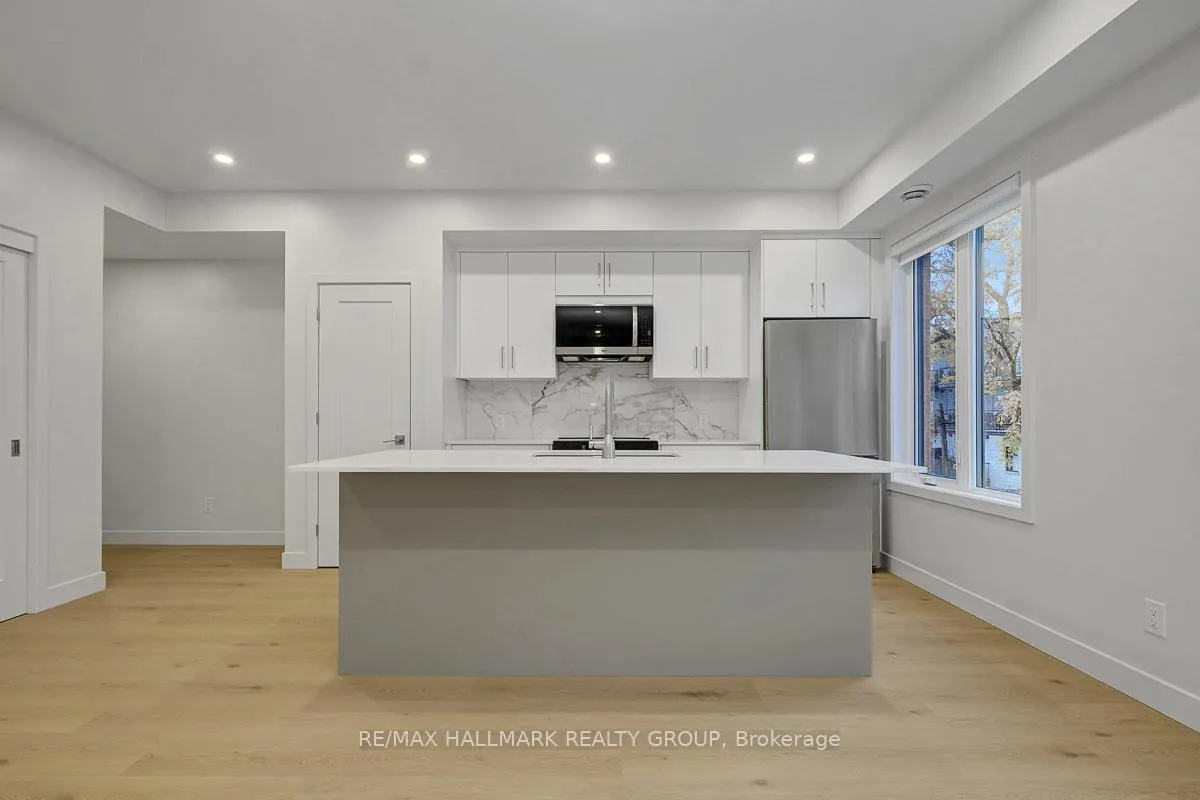 Photo 6 of Unit 6, 199 Columbus Avenue, Ottawa, Overbrook/Castle Heights — HOMEH