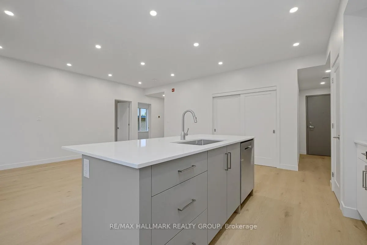 Photo 8 of Unit 6, 199 Columbus Avenue, Ottawa, Overbrook/Castle Heights — HOMEH