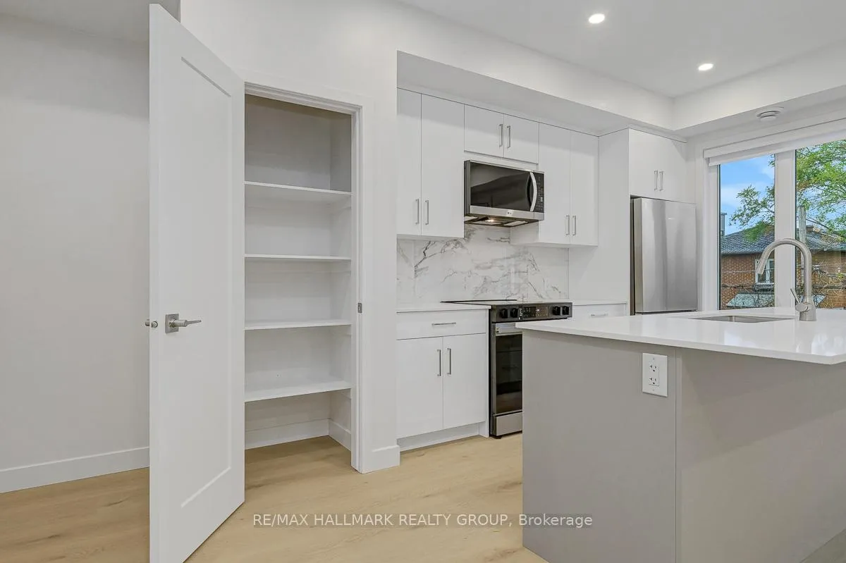 Photo 11 of Unit 6, 199 Columbus Avenue, Ottawa, Overbrook/Castle Heights — HOMEH