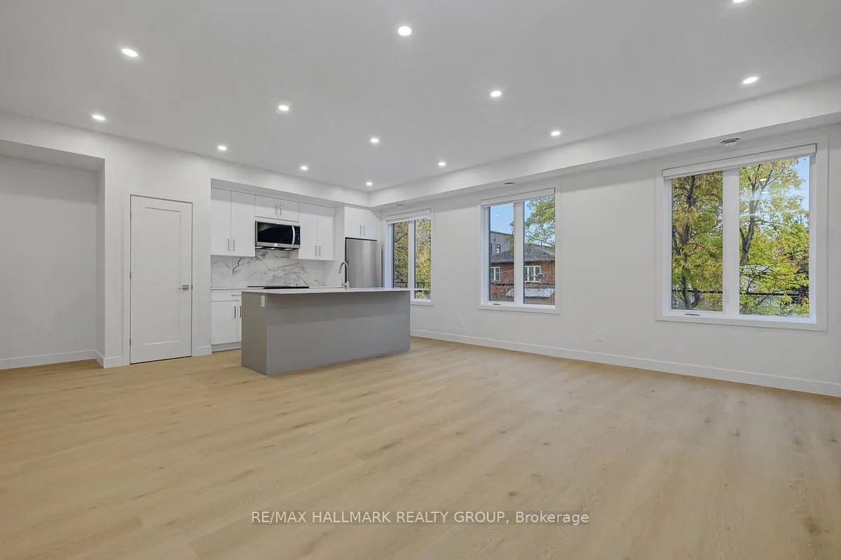 Photo 12 of Unit 6, 199 Columbus Avenue, Ottawa, Overbrook/Castle Heights — HOMEH