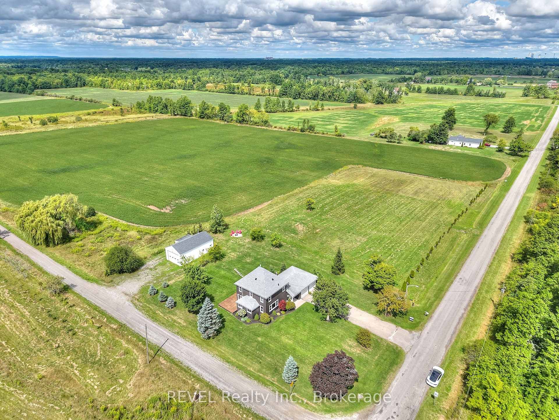 Photo 2 of 13717 Ort Road, Niagara Falls, Lyons Creek — HOMEH