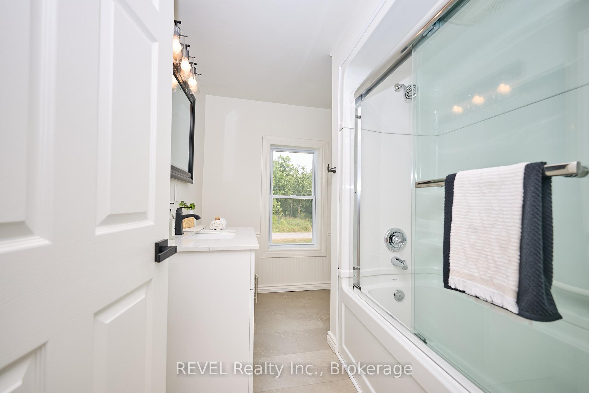 Photo 25 of 13717 Ort Road, Niagara Falls, Lyons Creek — HOMEH